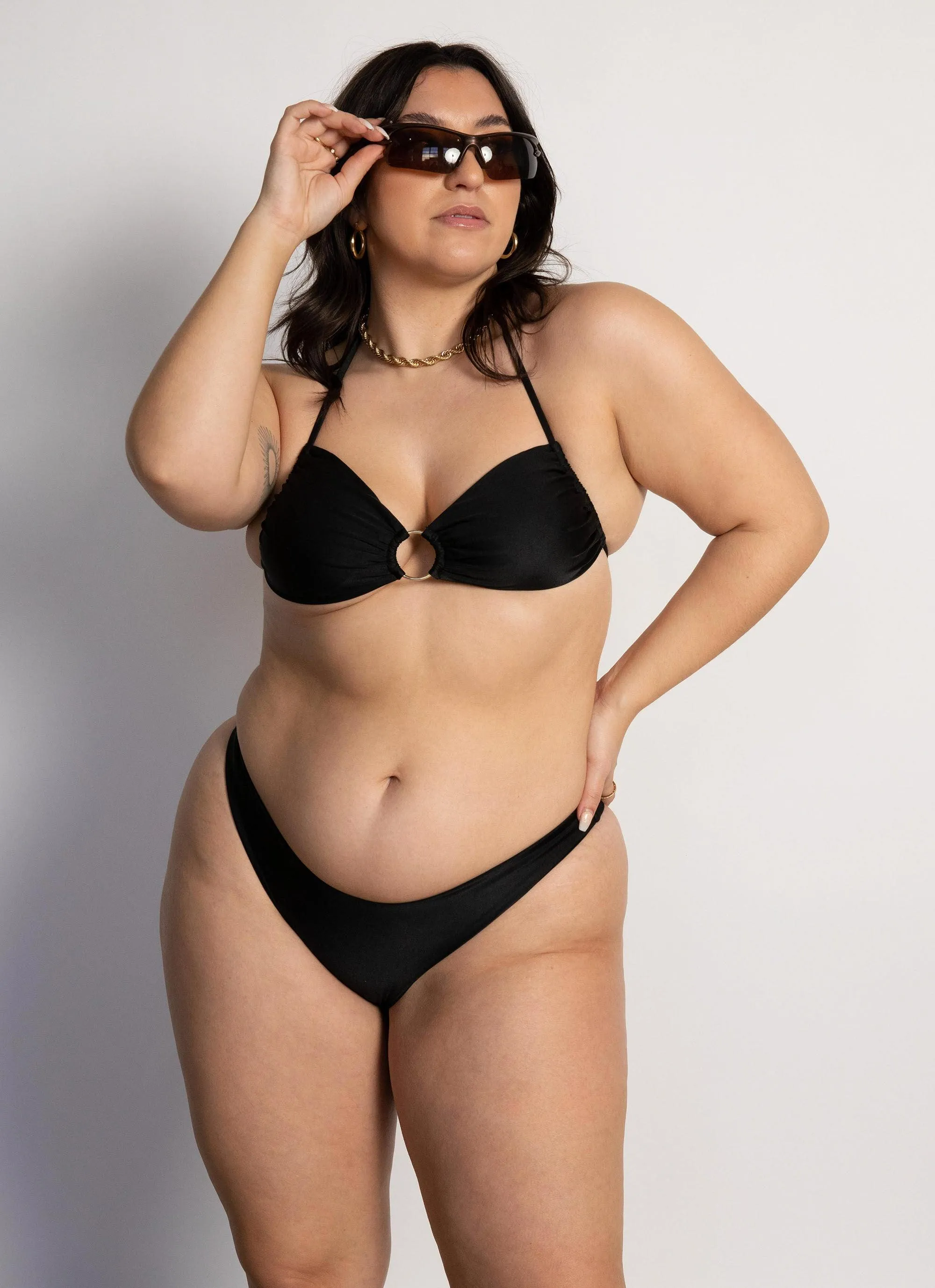 Into the Blue Bottoms - Black Shimmering-Finish Seaside Look