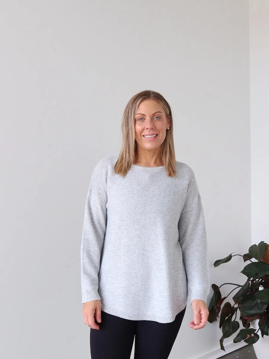 Relaxed Cut Saxon Knit - Grey