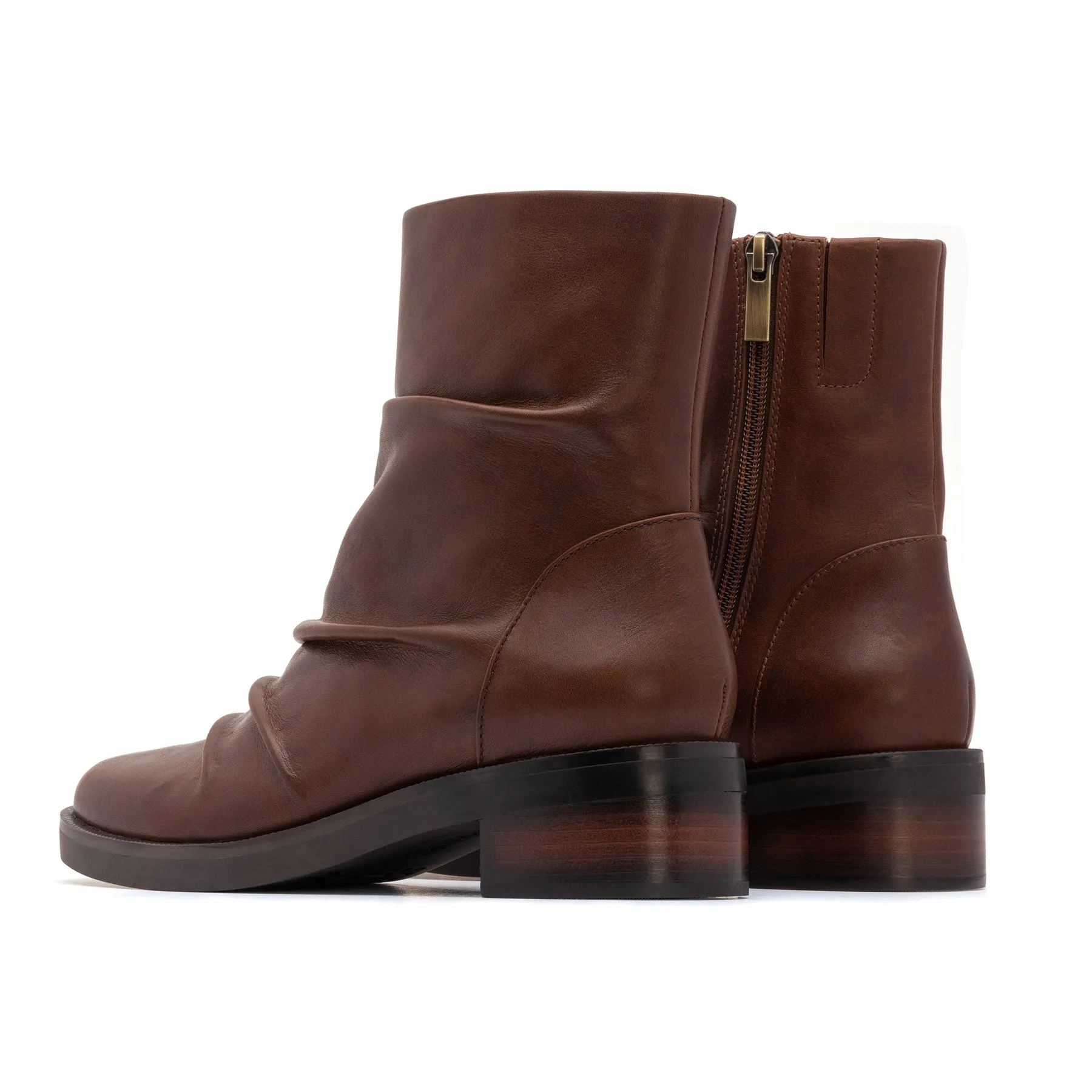 Shock Absorbing Urban Traveler Eco Material All Day Wear Traverse Scrunch