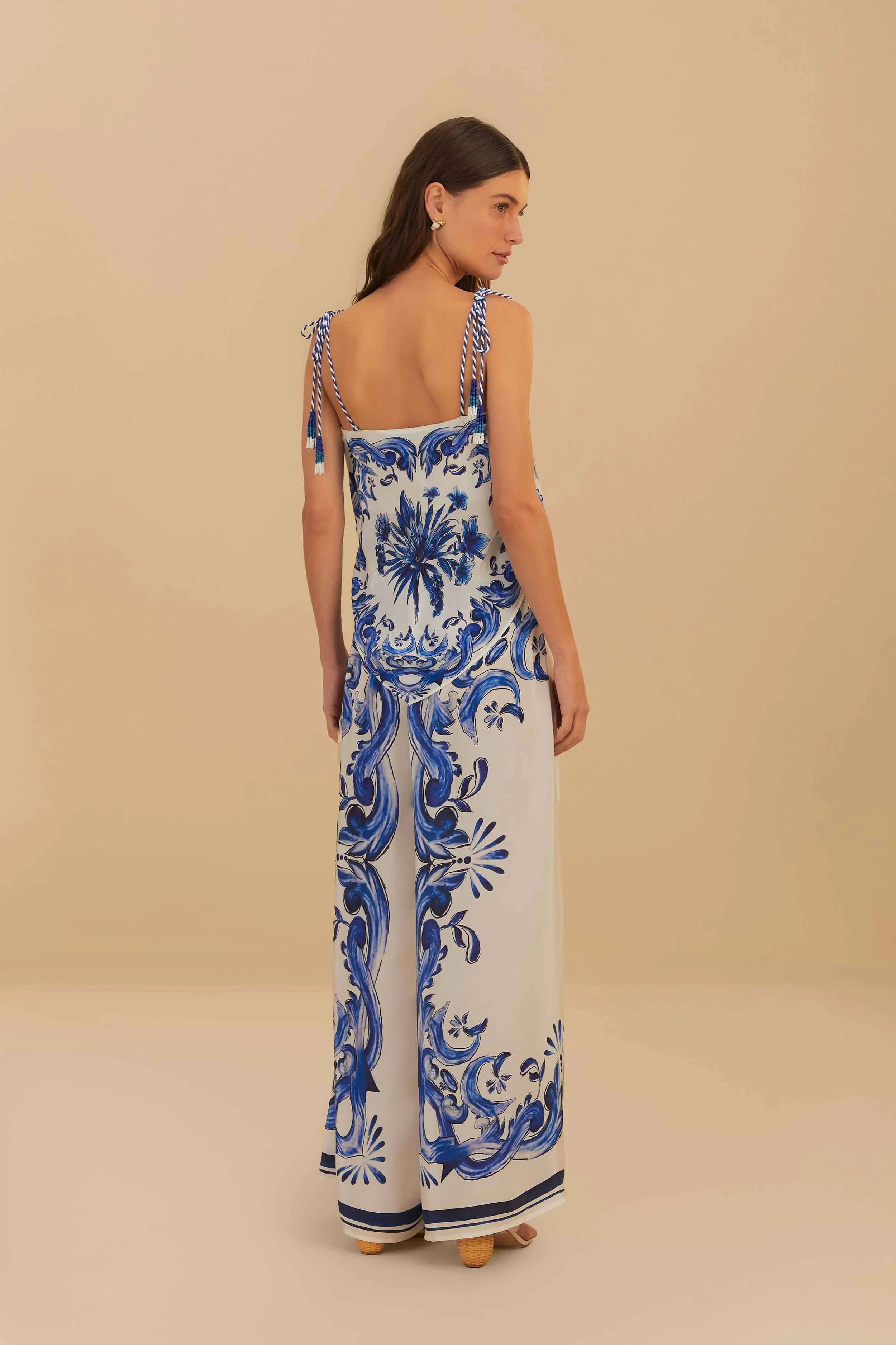 Sporty Layers Chill Fit Off-White Garden Tiles Pants