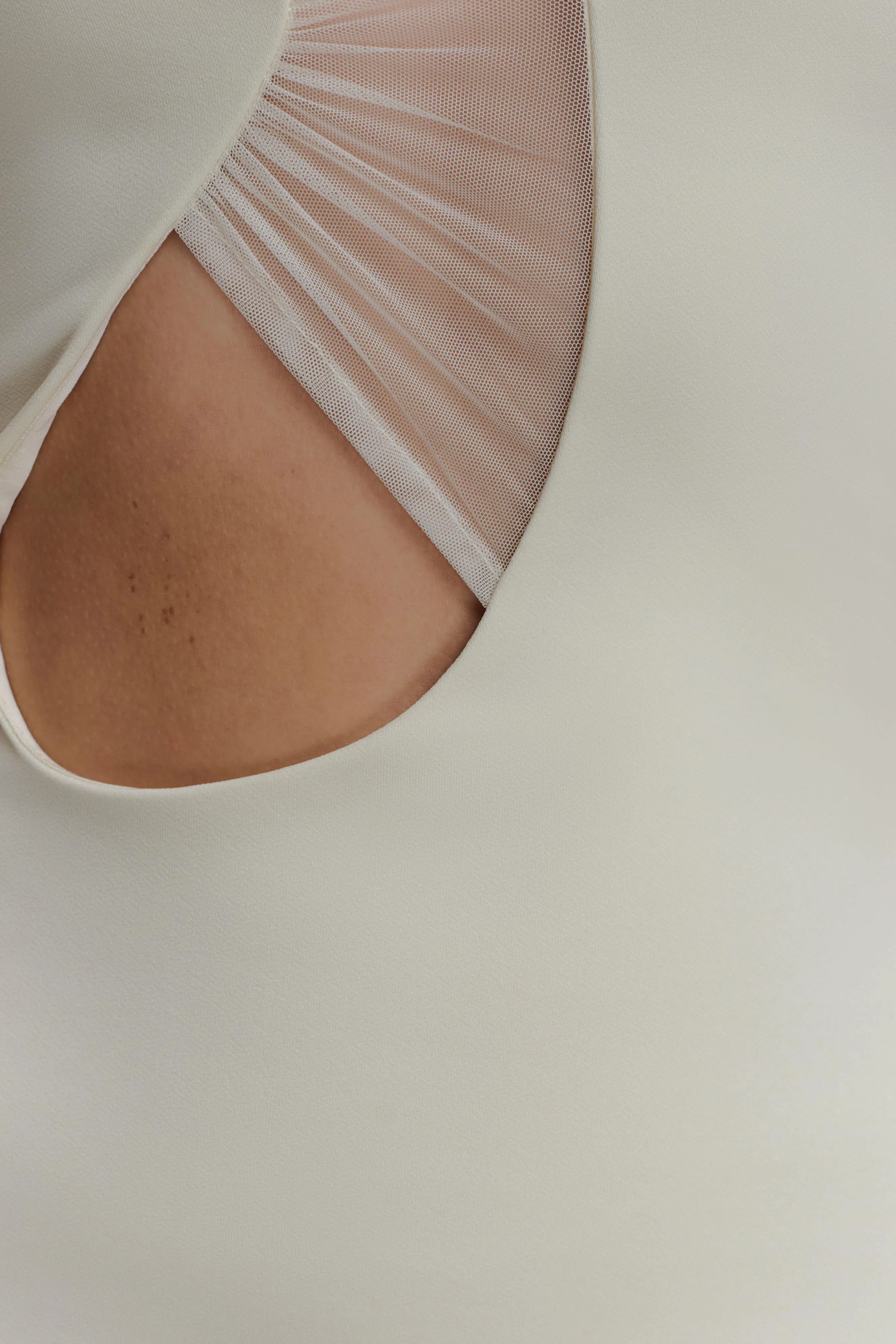 museum visit Travel Edge Aubree Crepe And Mesh Maxi Dress - Ivory