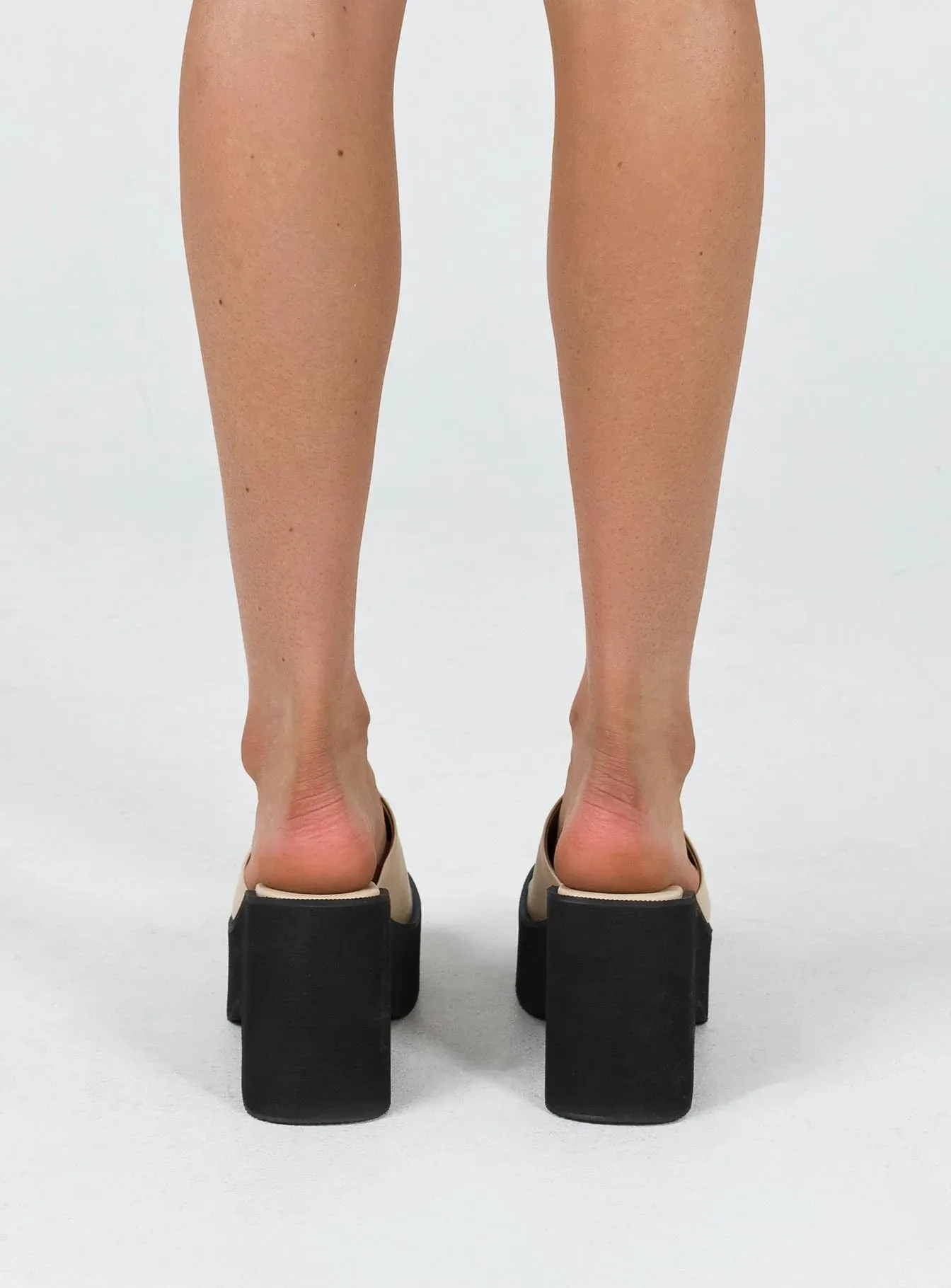 Lightweight Feel Beaufort Platform Heels Black / Beige