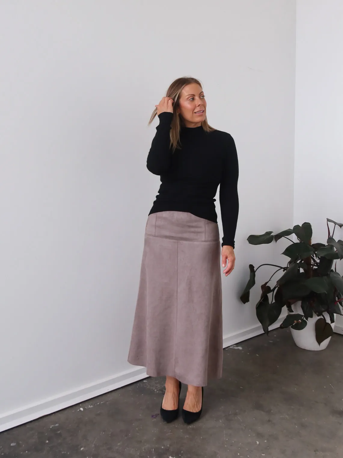 Bianca Skirt - Taupe Comfort Mood Year Round Style