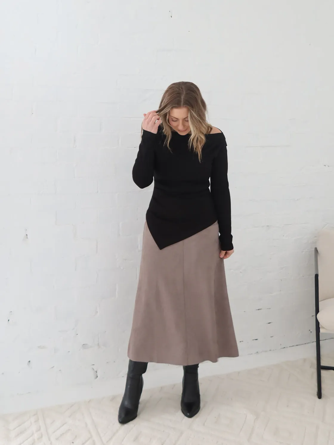 Bianca Skirt - Taupe Performance Wear