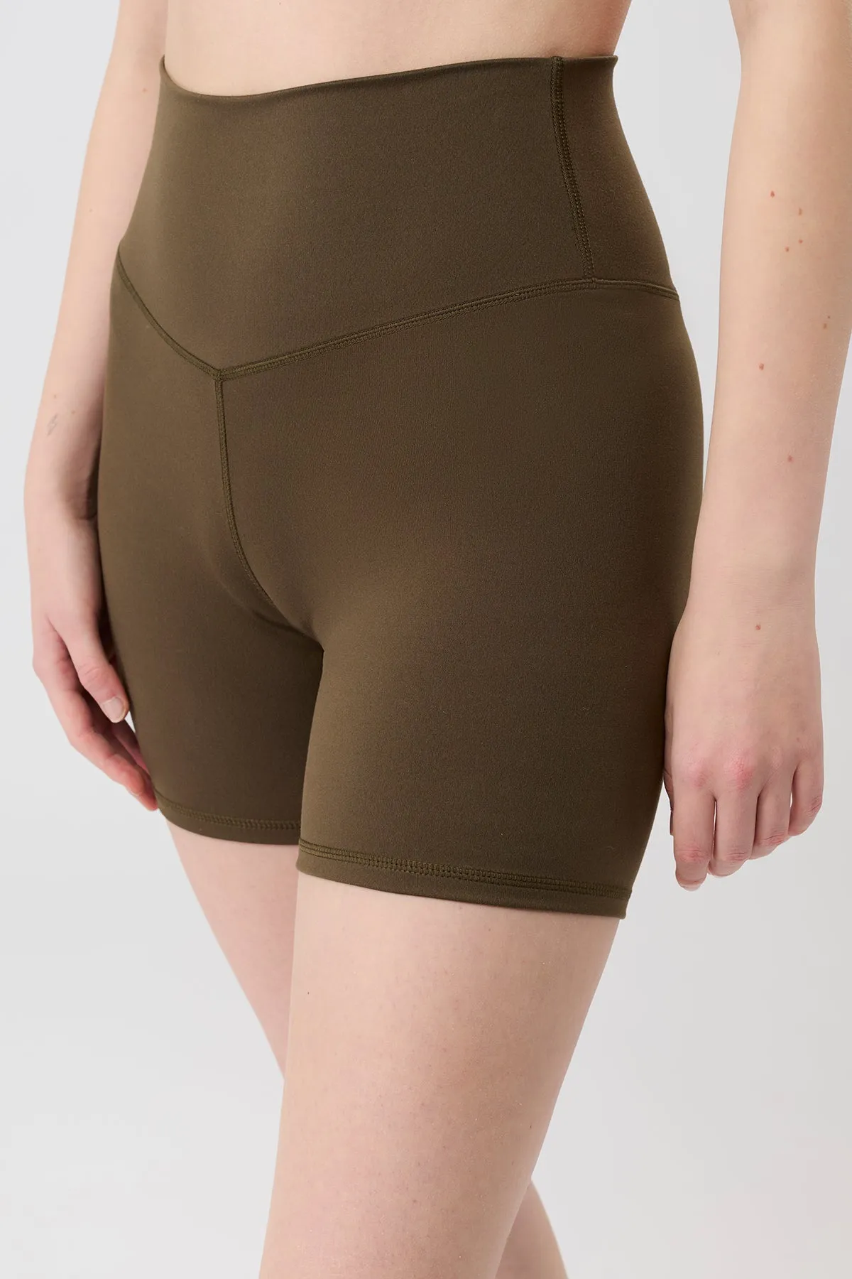 Knee Articulation Tech Biker Shorts - Emerald