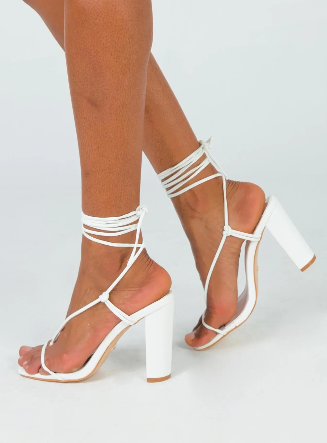 Comfortable to wear Supportive arch Billini Virden Heels White