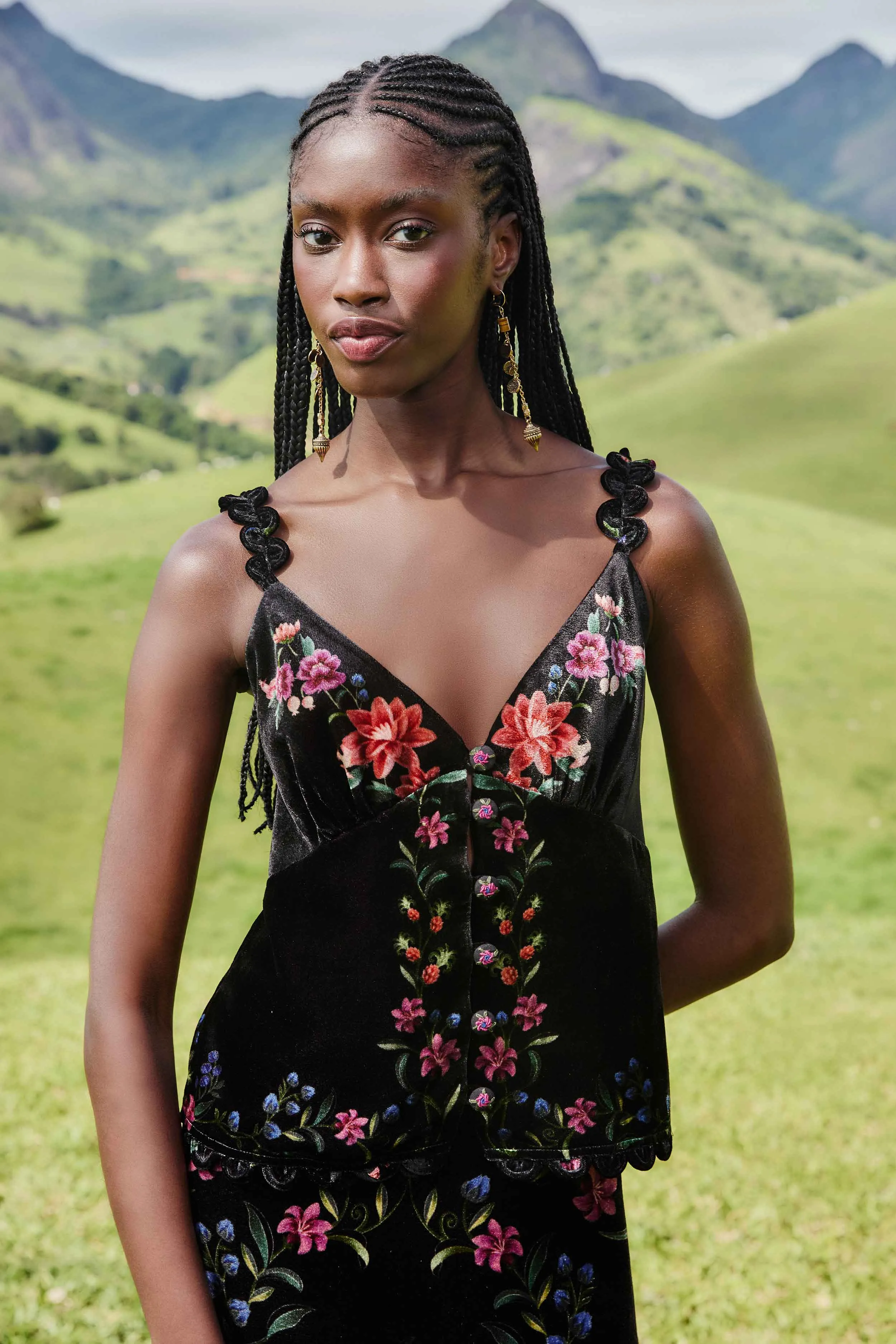 Black Belle Garden Scallop Sleeveless Top Push Edge