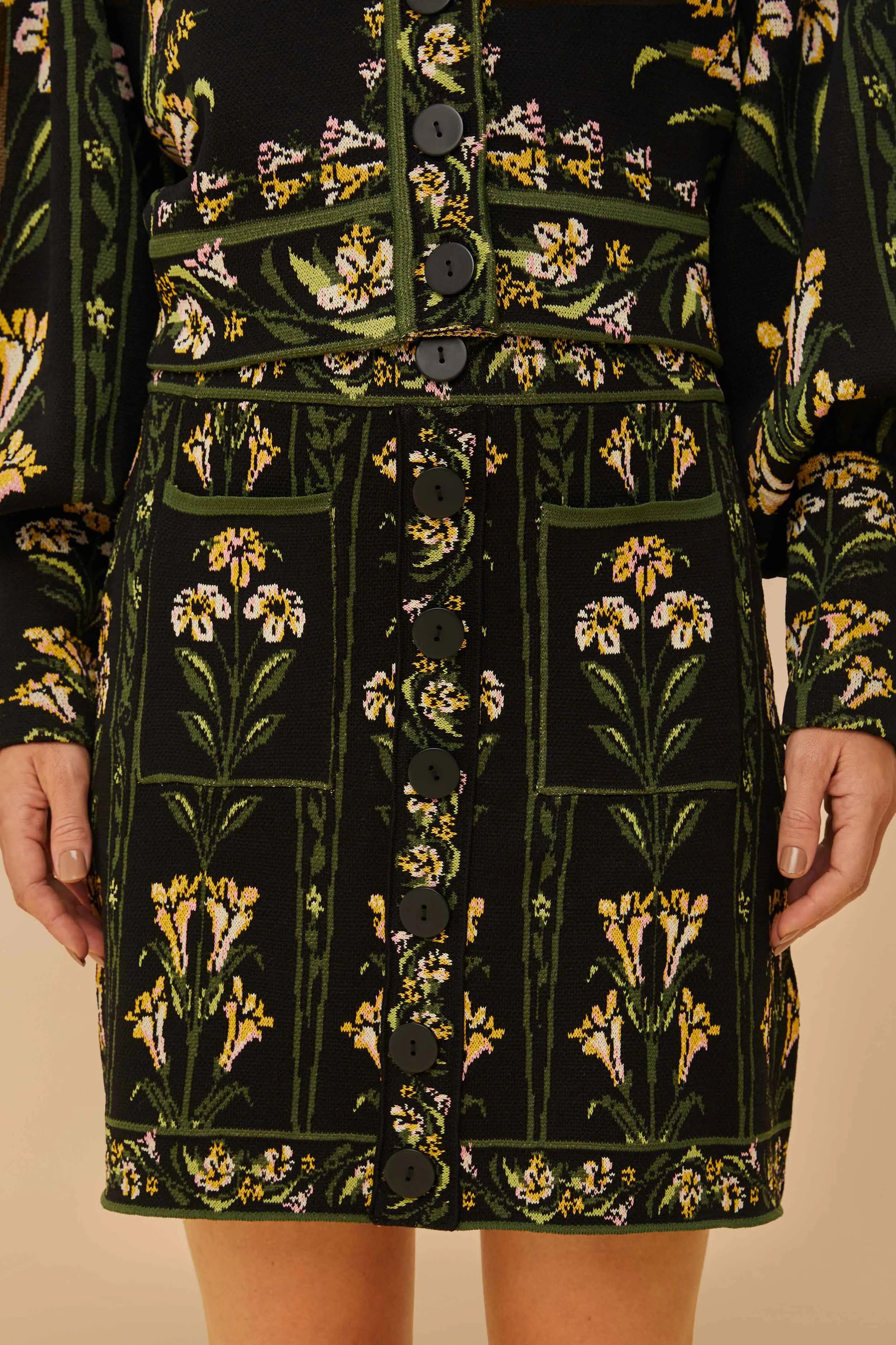 Weekend Ready Black Flowers Arch Knit Skirt