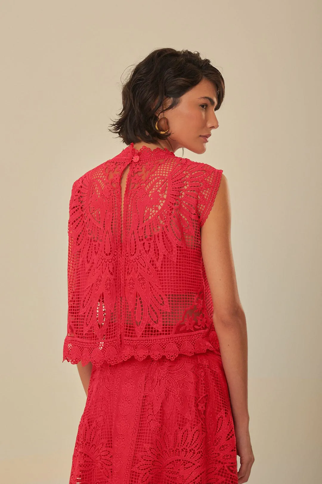 MultiPocket Red Toucan Guipure Sleeveless Top