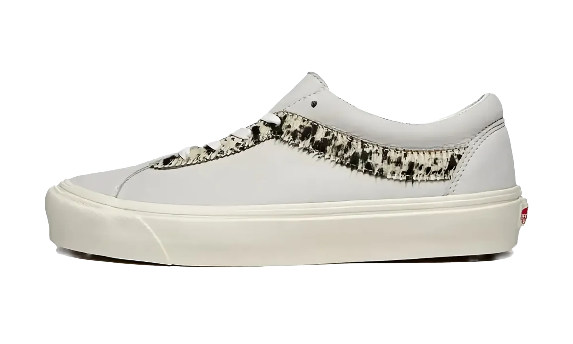 Speed Jog Weekend Comfort Bold Ni "True White Pony"