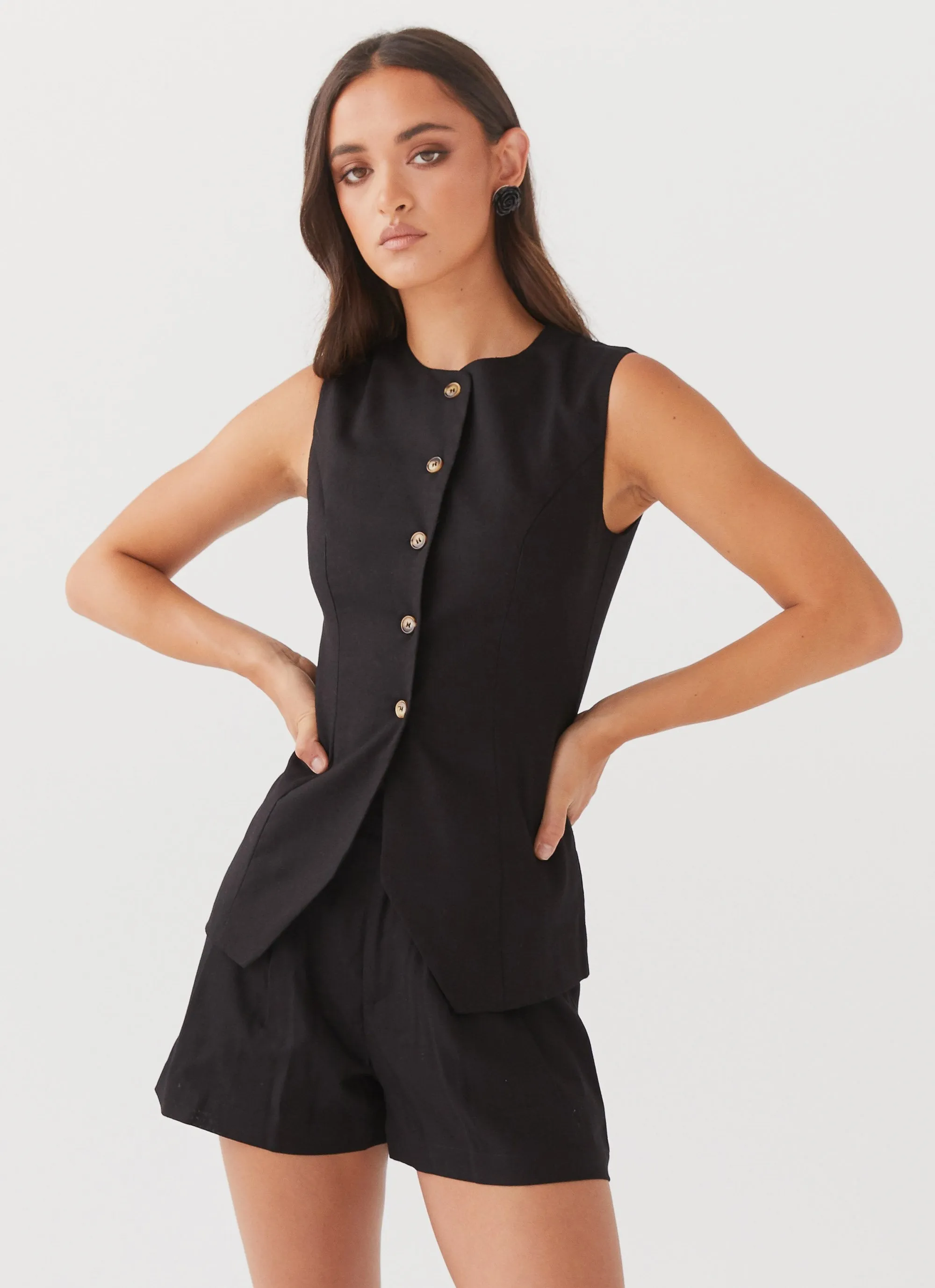 Breezy Comfort Classic Comfort Born For Bordeaux Linen Shorts - Black