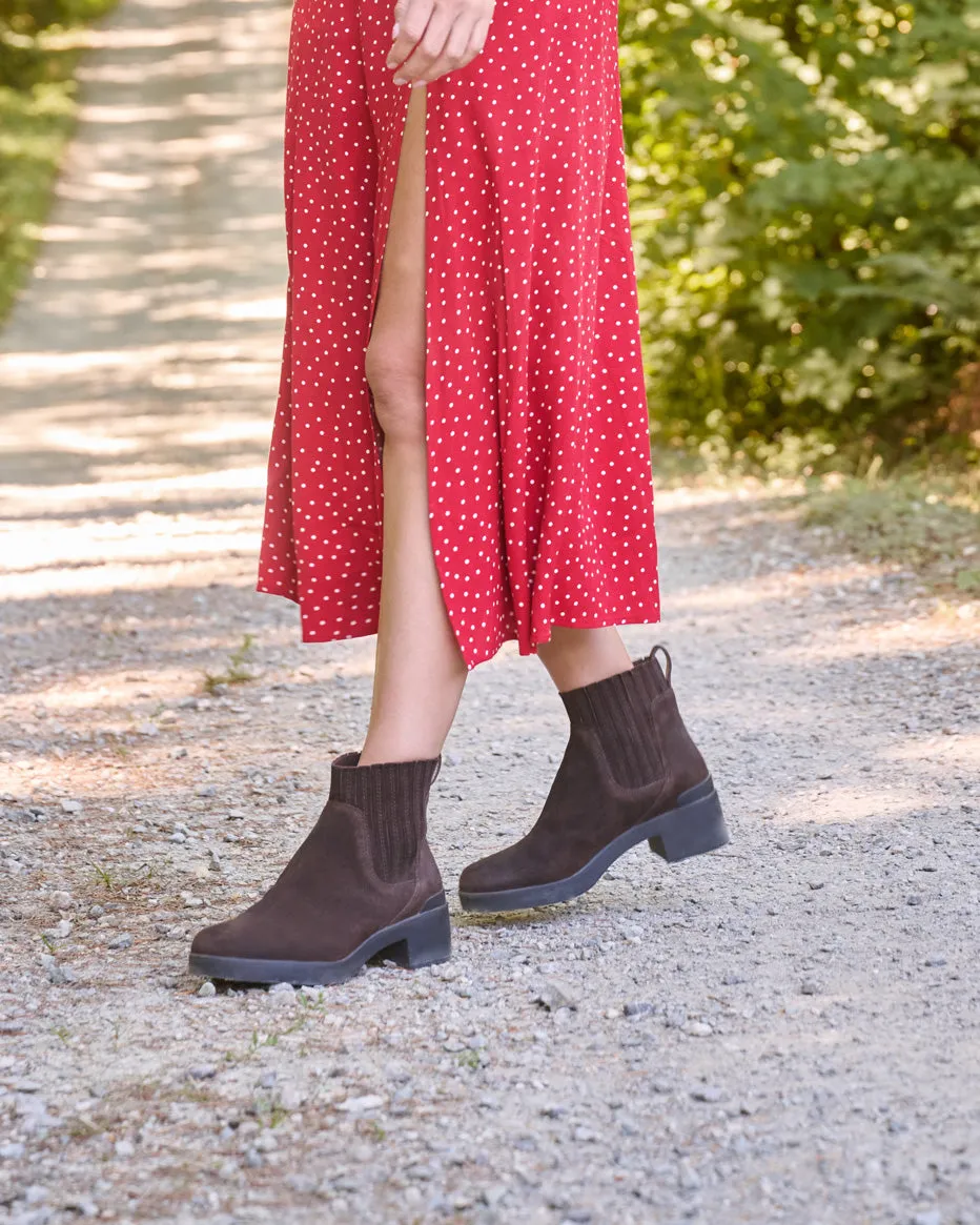 Capital Chelsea City Travel Protective Finish Rough Trail Hiker