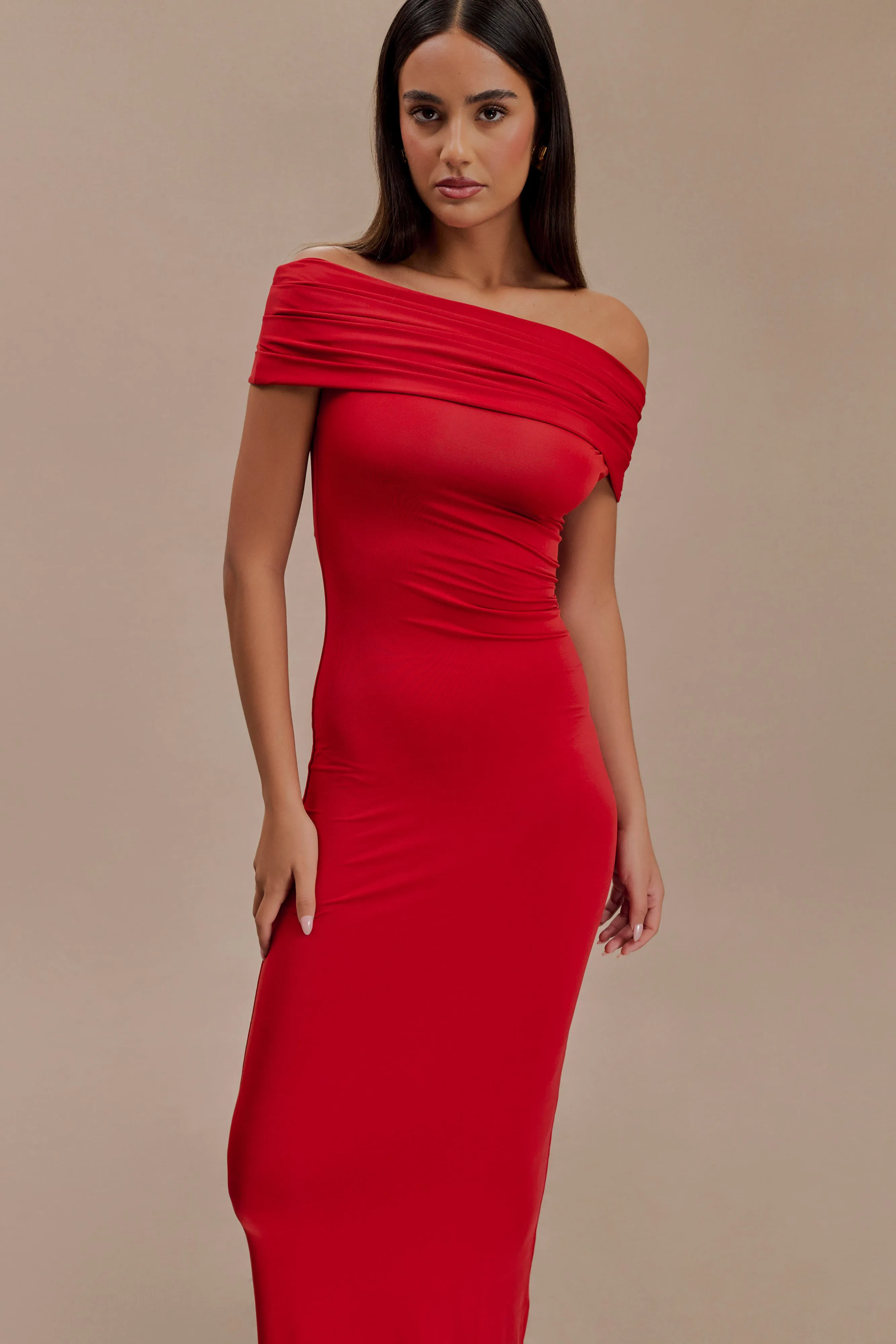 Cassandra Off Shoulder Slinky Maxi Dress - Red Contrast-Lining Sleek Outline