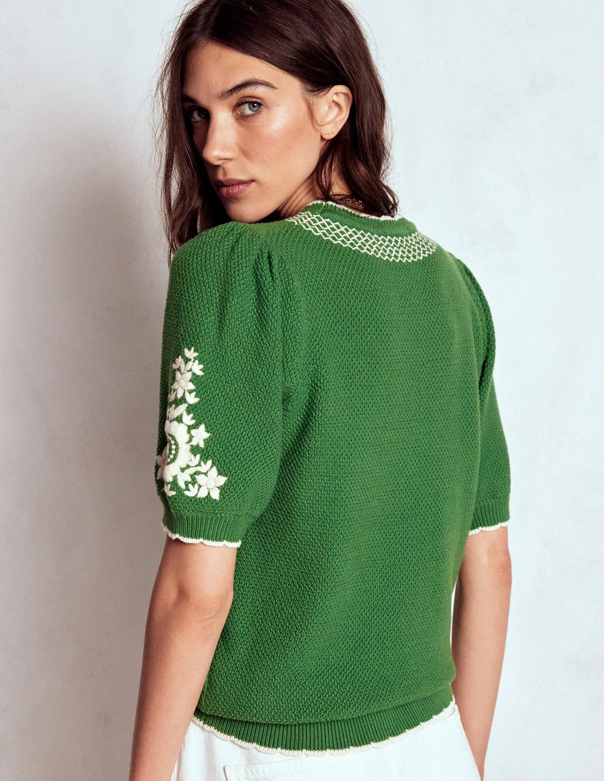 Puff Sleeve Embroidery T-shirt-Paradise Green Daily Layers