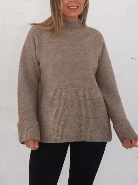 Colette Knit- Taupe Travel Essential