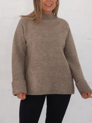 Colette Knit- Taupe Travel Essential