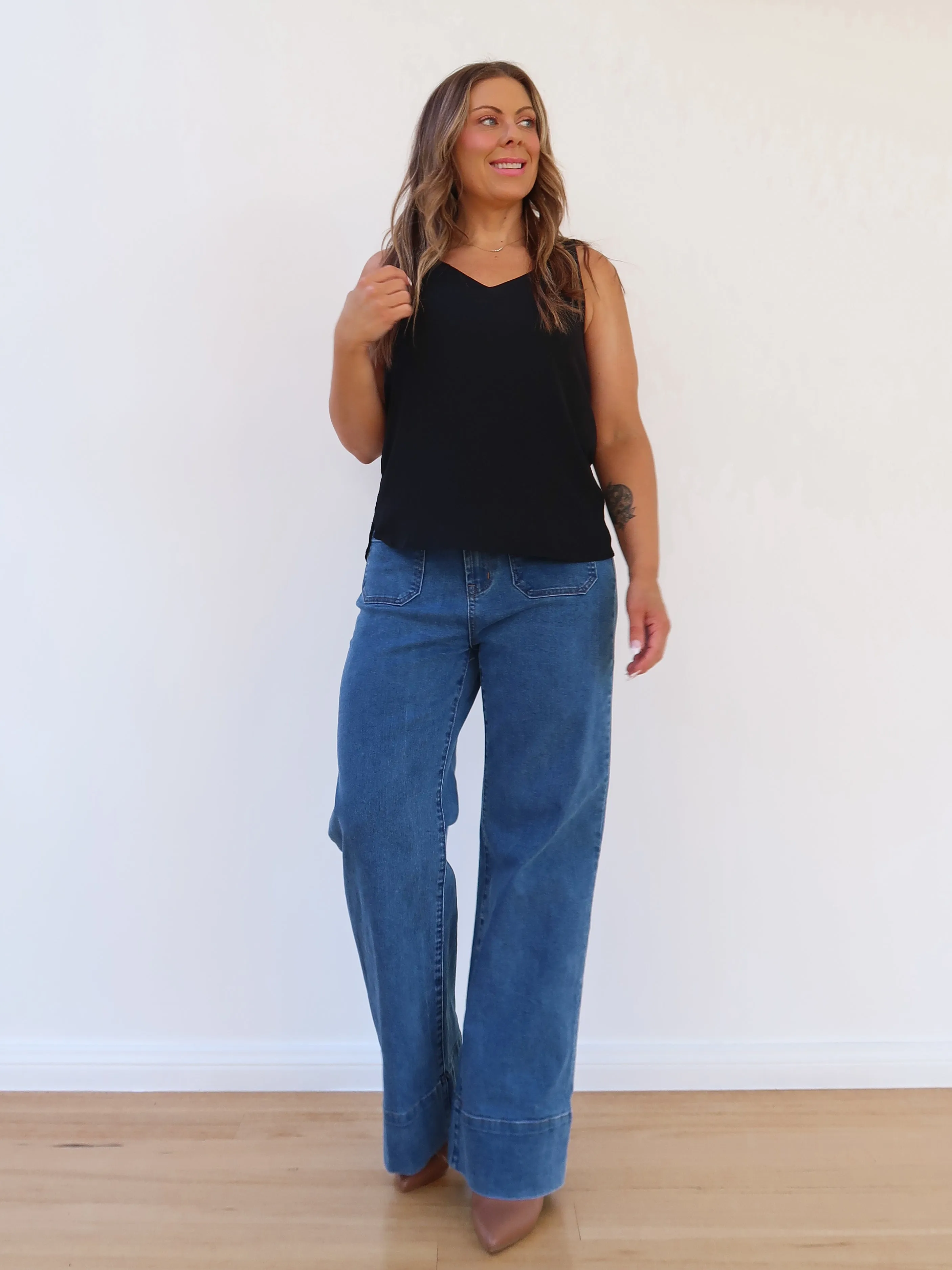 Modern Design night operation Susan Top - Black