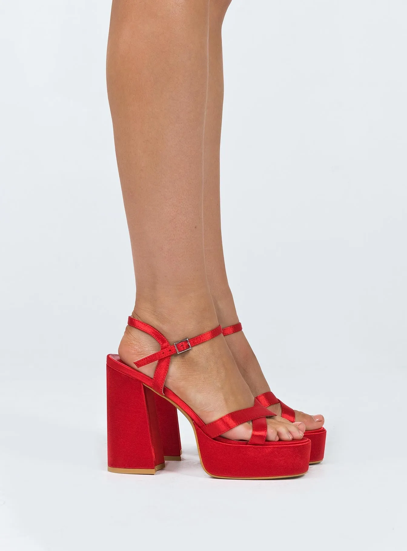 Millard Platform Heels Red Comfortable Collar