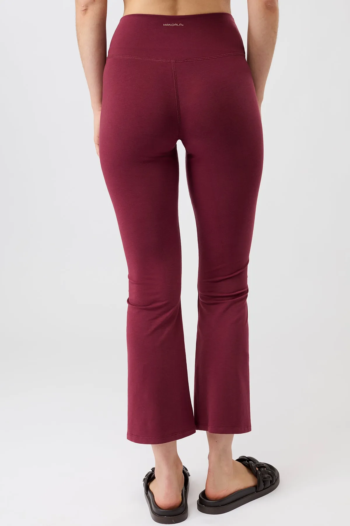 Full-Length Wear Shape Retain Outdoor Lover Cropped Flared Pants - Beet