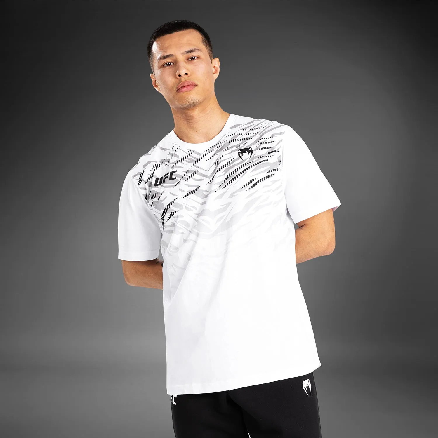 UFC Fusion by Venum Men??s Replica Short Sleeve T-Shirt - White Slim Style windproof