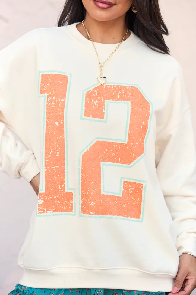 Warm Outfit Chill Apparel 12 Cream Graphic Sweatshirt