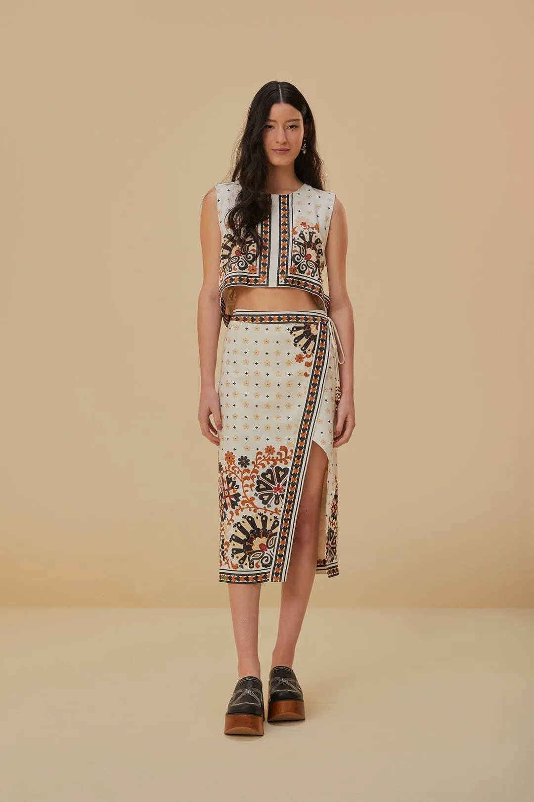 Flower Fan Tapestry Off-White Cropped Summer Ready