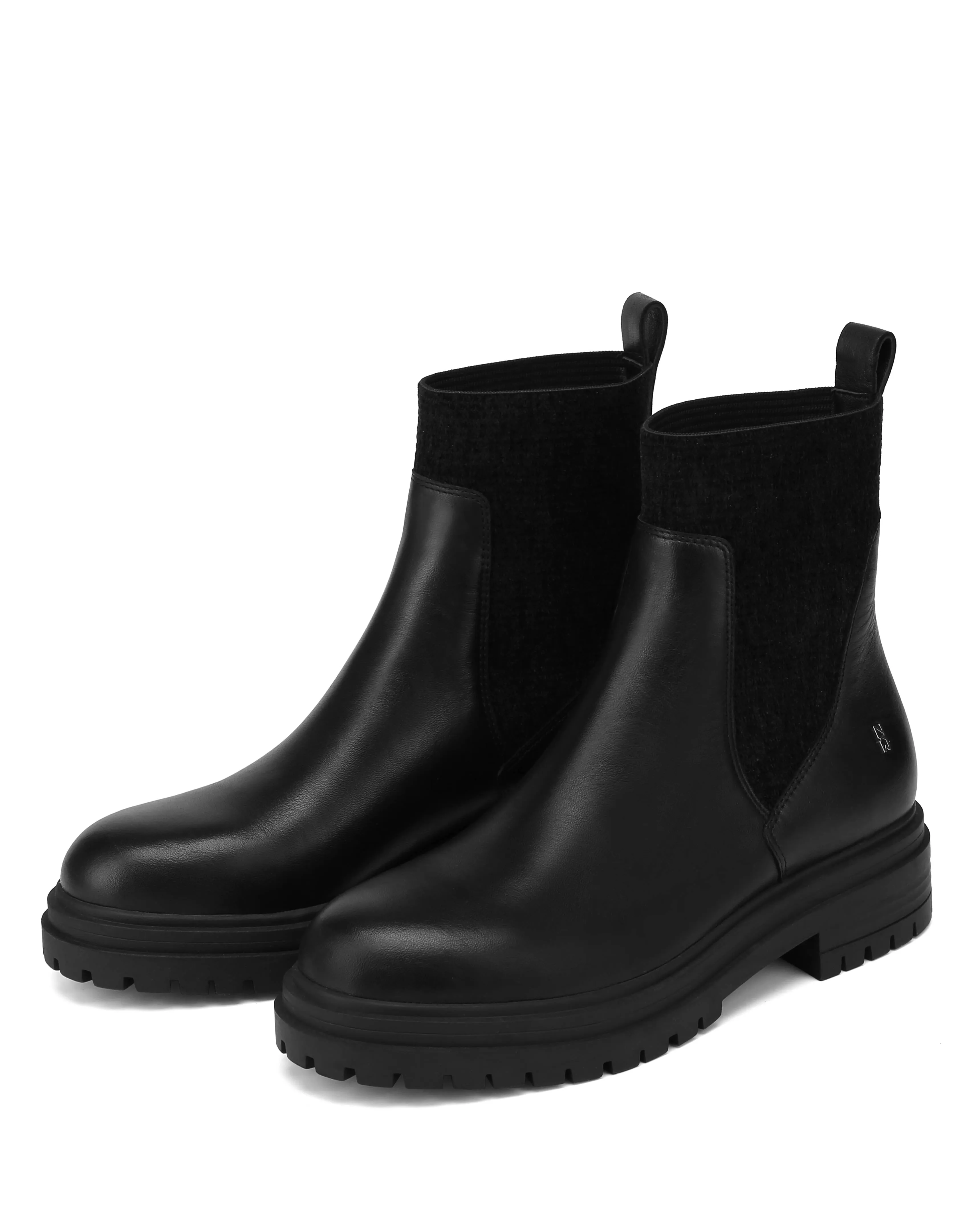 Kele Black Leather Deep Grooves Sleek Function