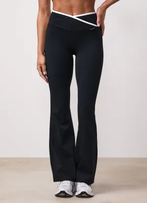 Comfort Fit Stretch Clean Style GKW Wrap Over Contrast Yoga Pant Petite - Black