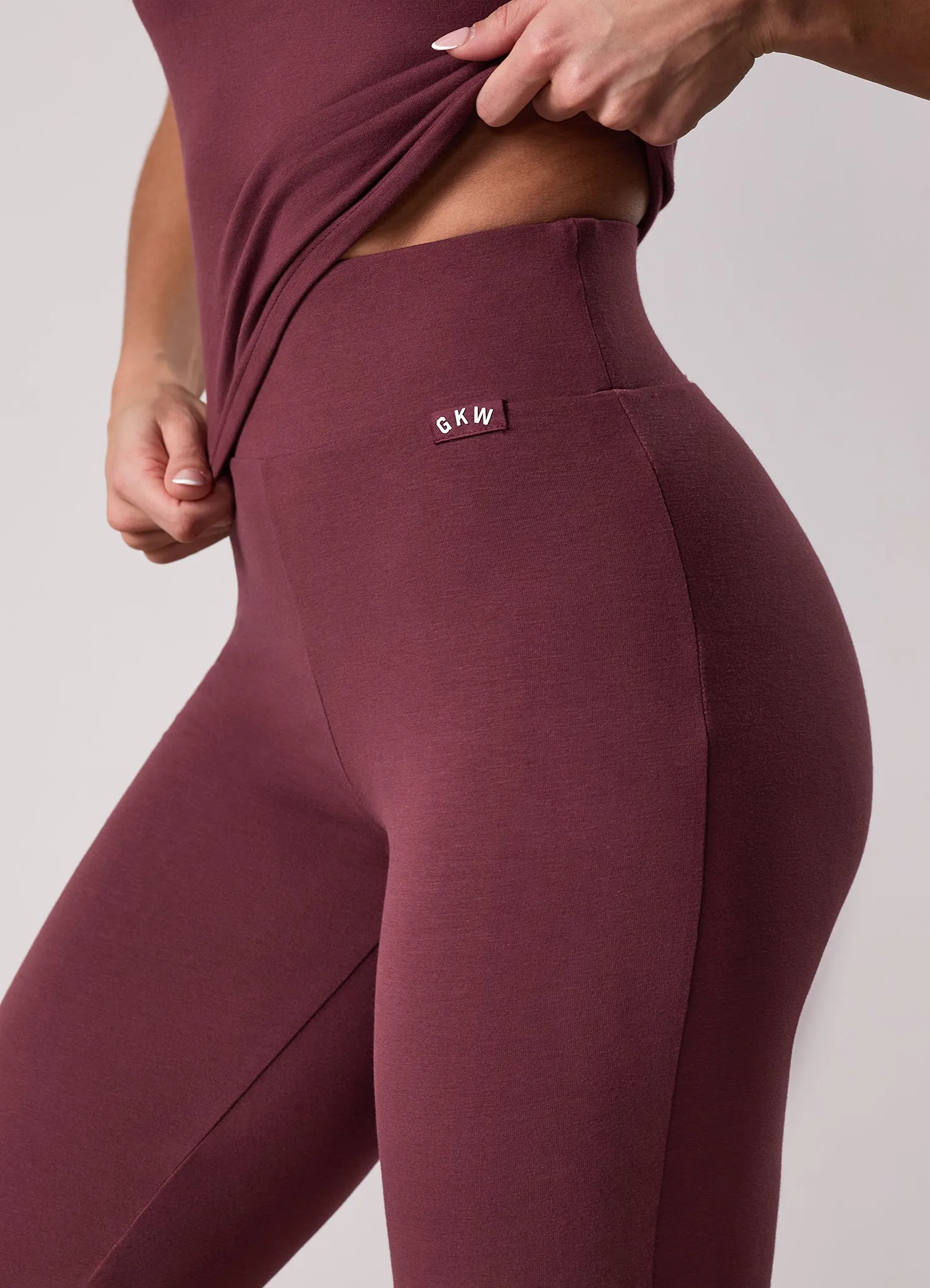Quick-drying Fabric Sculpted Fit Gym King Plush Jersey Flared Legging - Burgundy
