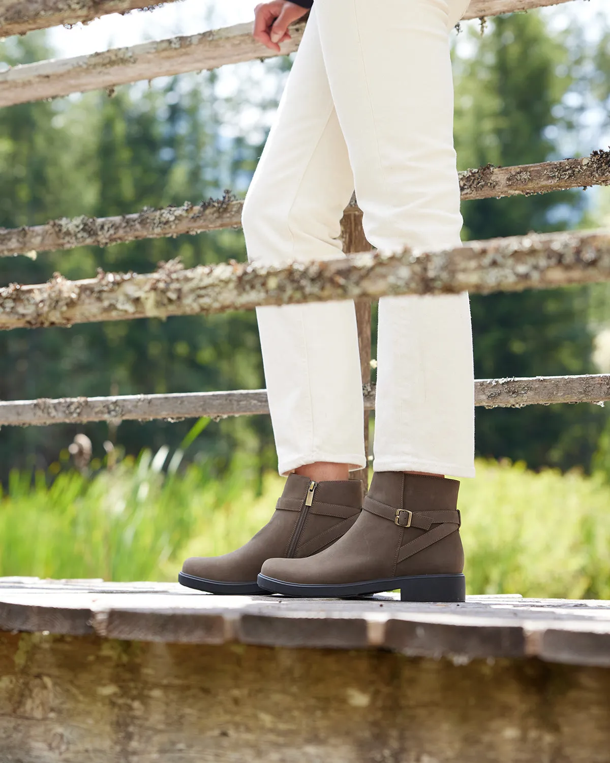 Compass Buckle Mountain Climbing