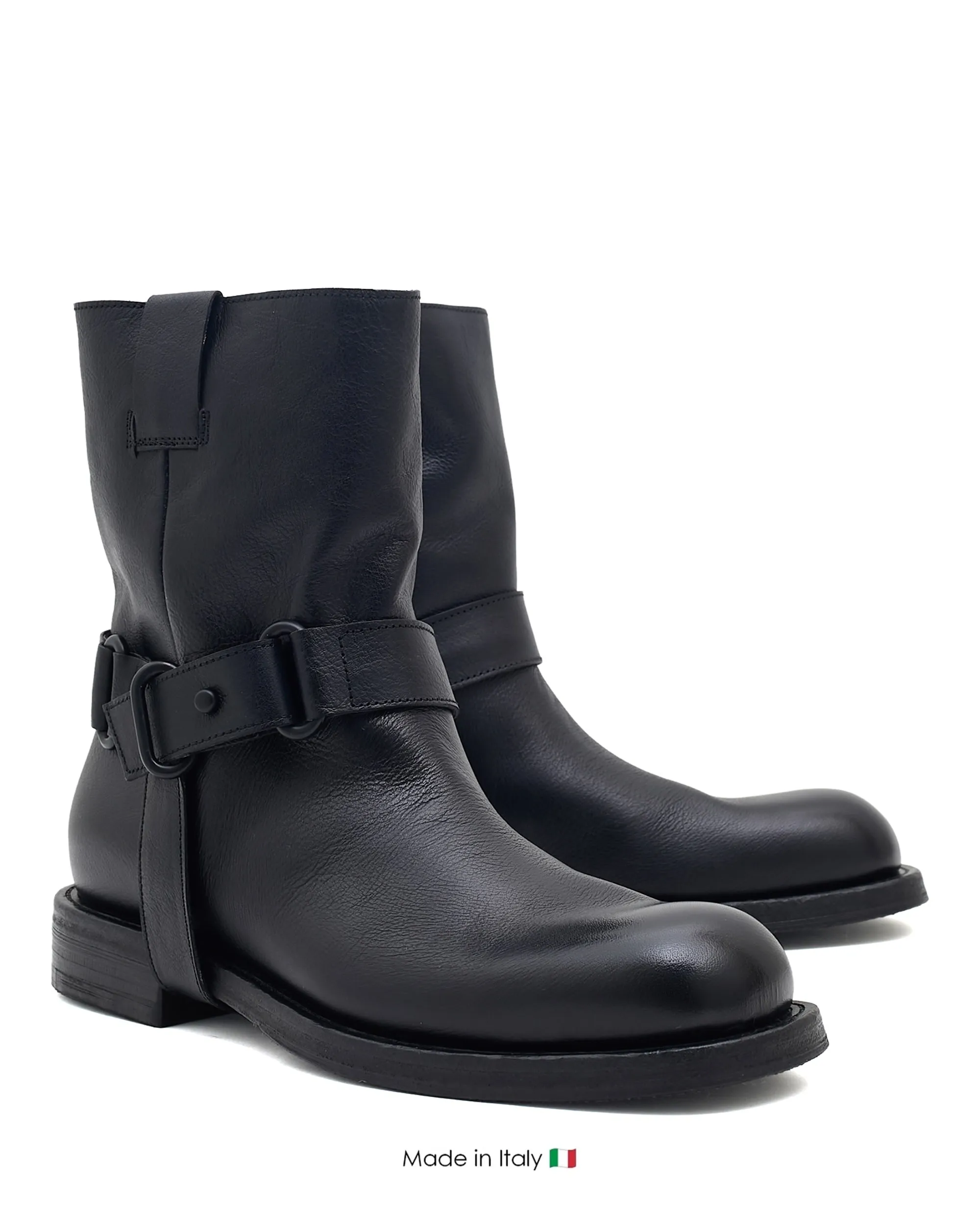 Clean Silhouette Paisley Nero Leather