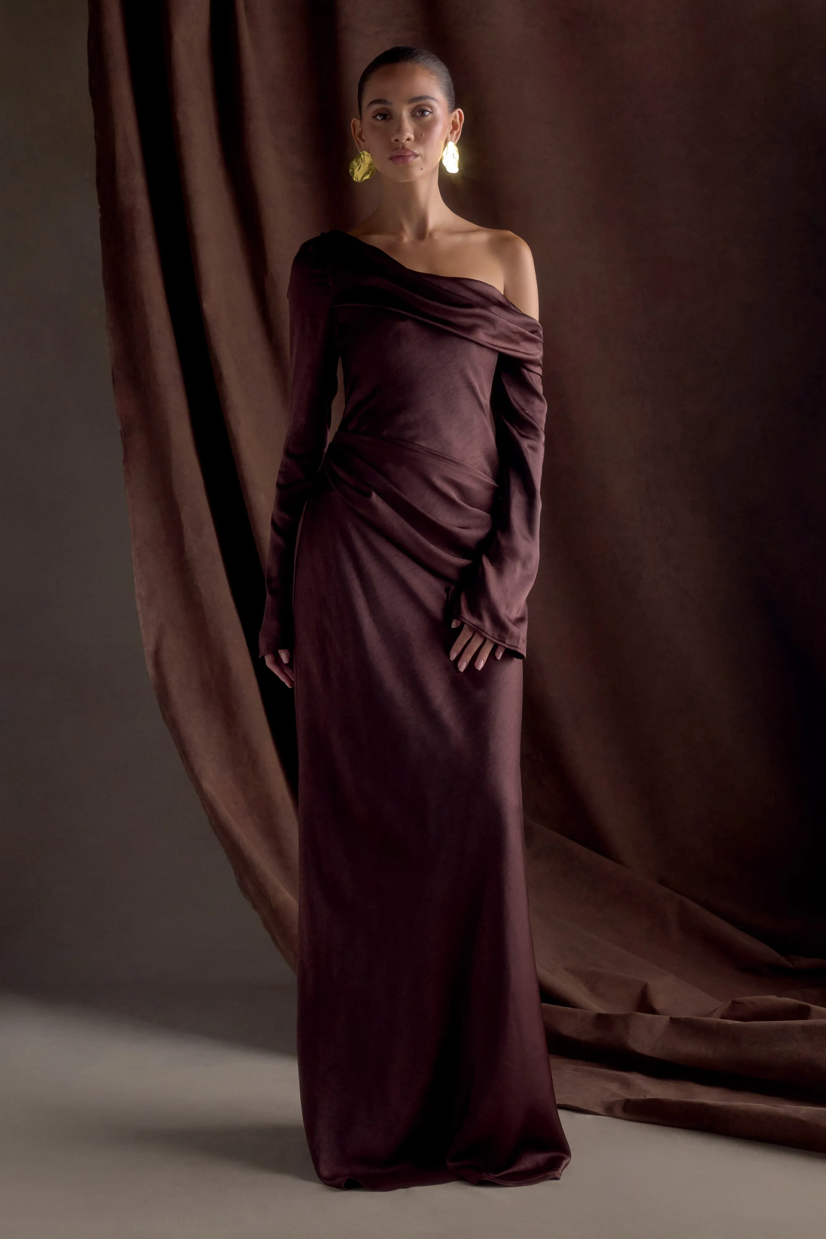 Fall Piece Smooth Outline Iris Long Sleeve Satin Maxi Dress - Dark Chocolate