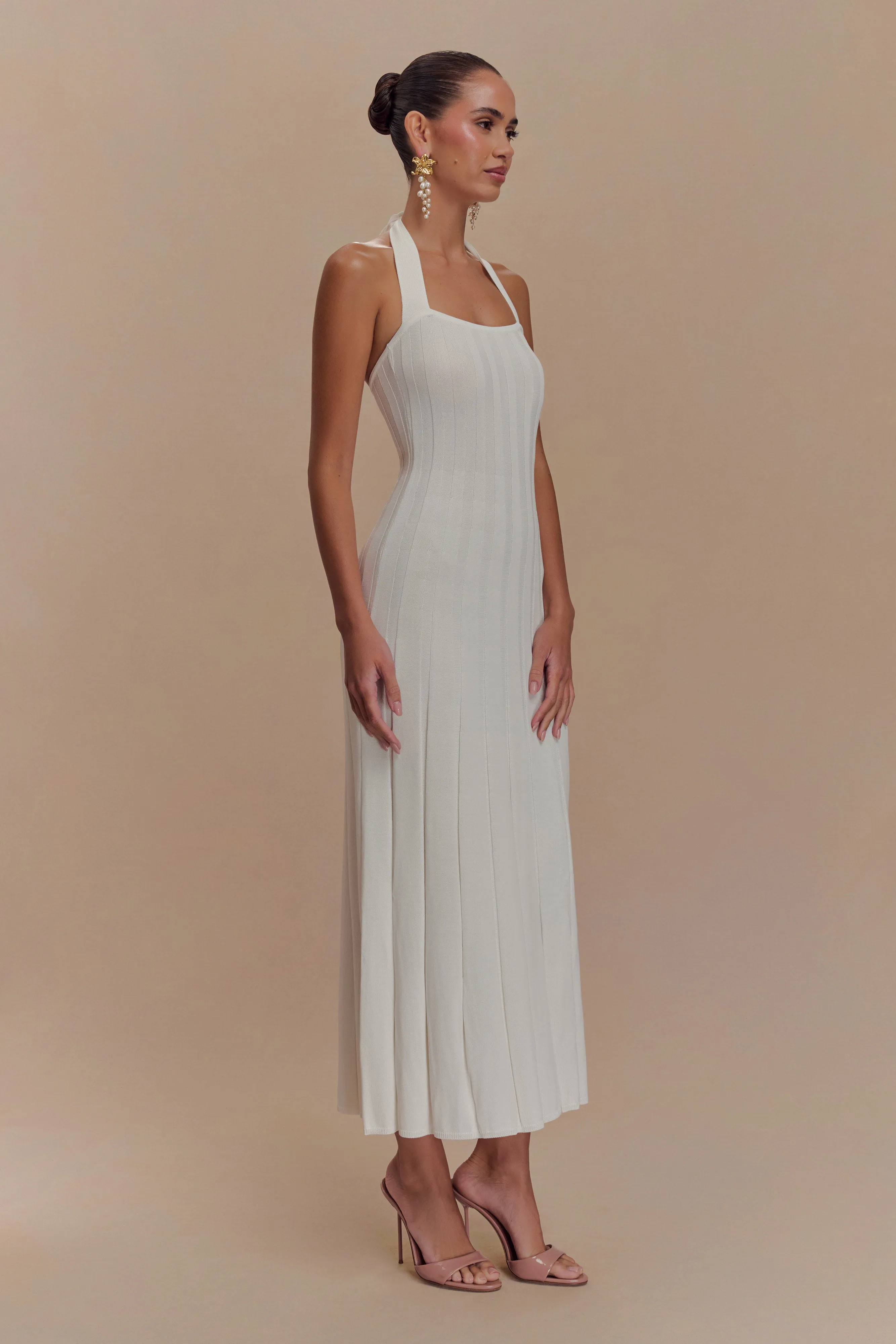 Jacqui Halter Knit Midi Dress - Ivory Flowing Design Sharp Style