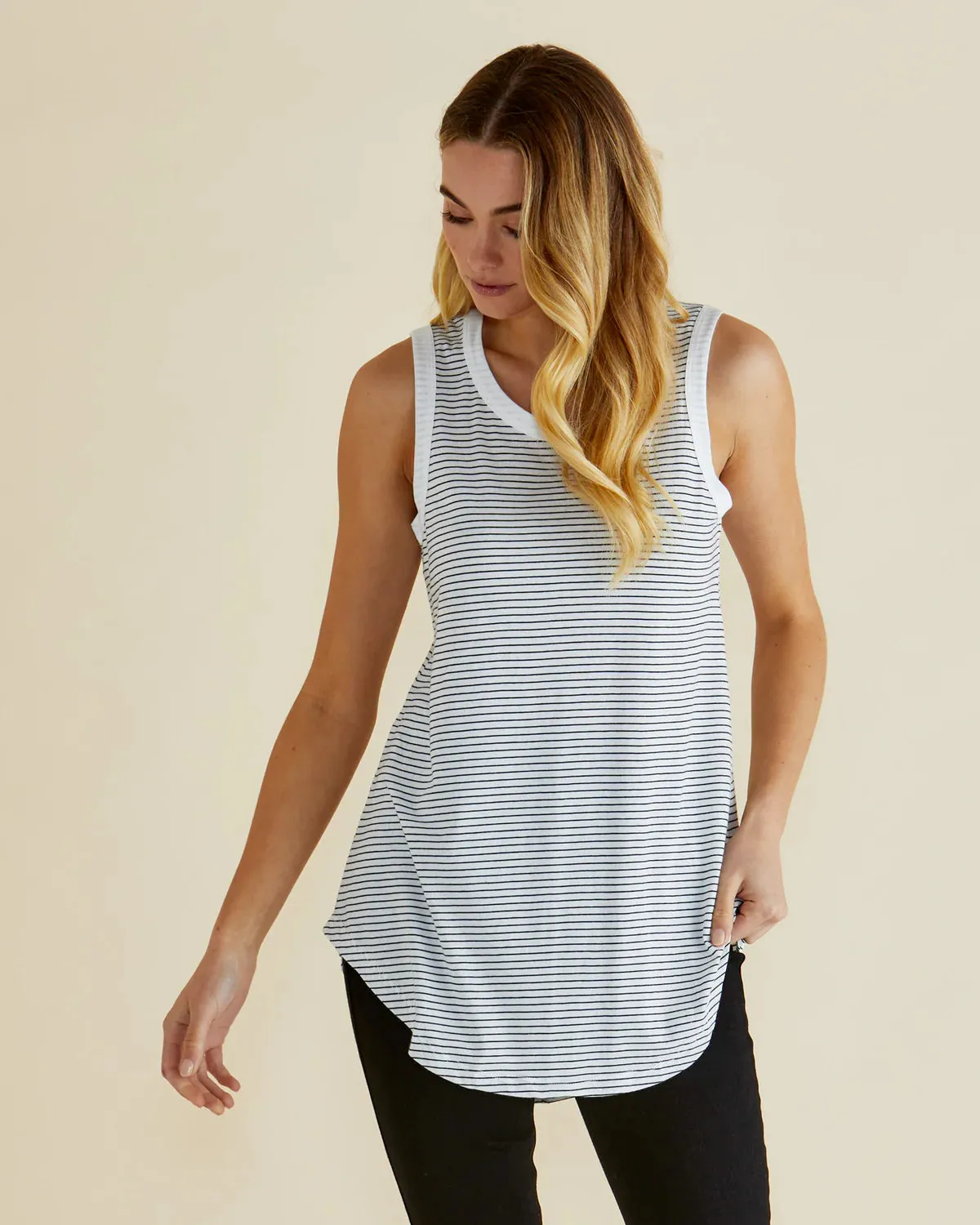 standard model Quick Soft Keira Tank - Black White Stripe