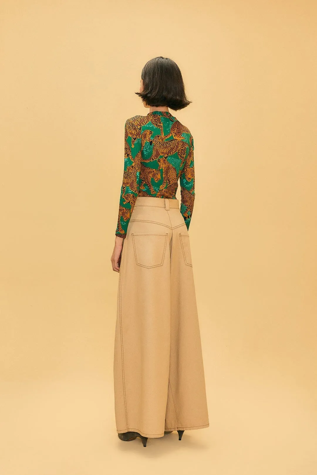 Fashionable Look Relaxed Comfort Wear Khaki Low Waisted Pleated Pants