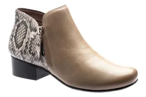 Lanora Metatarsal Slip   Resistant Flat Form