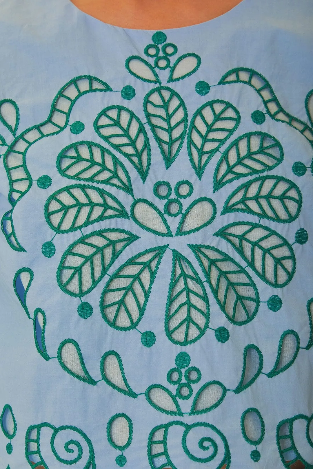 Light Blue And Green Graphic Richelieu Crop Top Cozy Layers