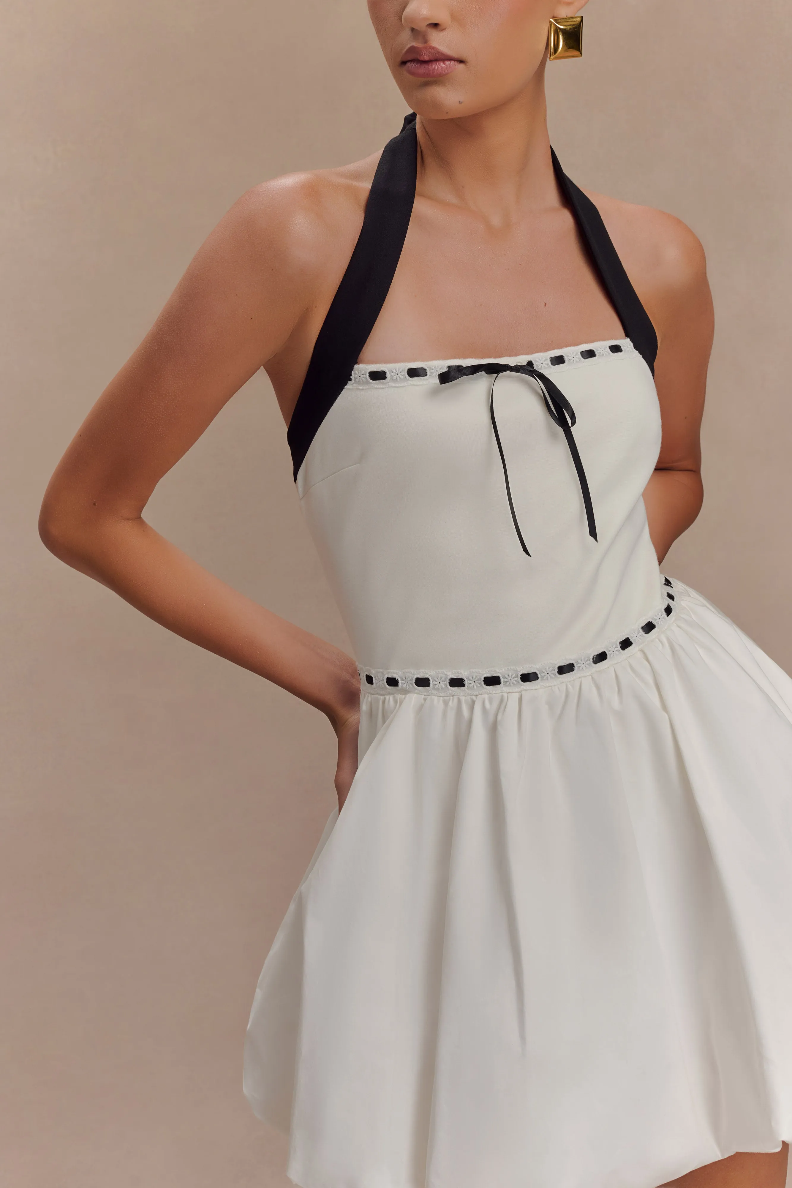 Daytime Look Queenie Halter Bubble Mini Dress - Black/White