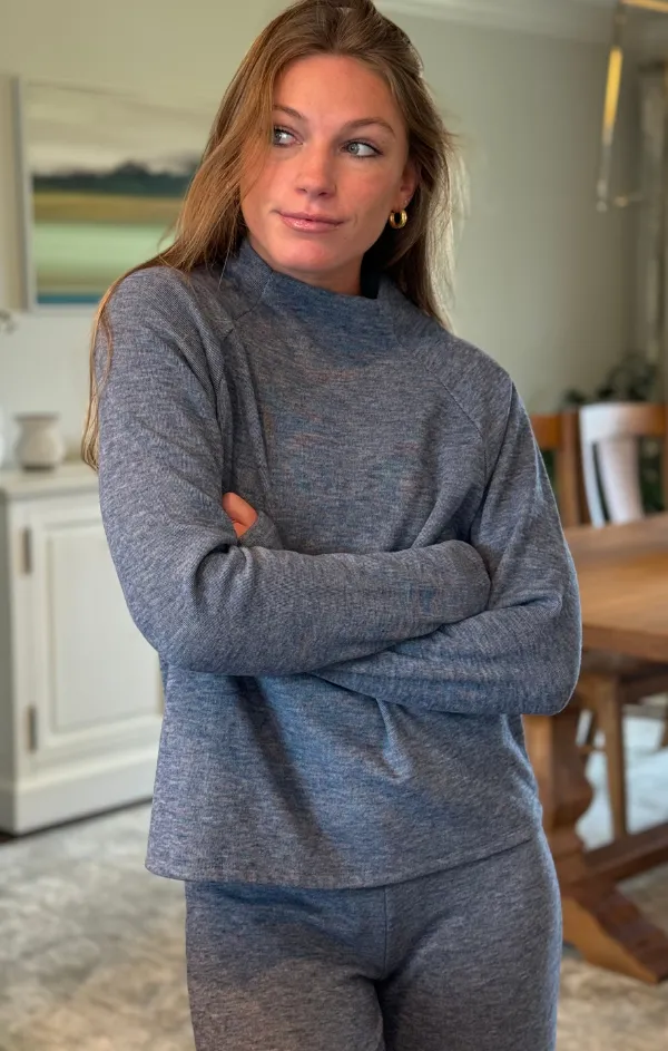 Repair Fit Long Sleeve Raglan Mockneck Top