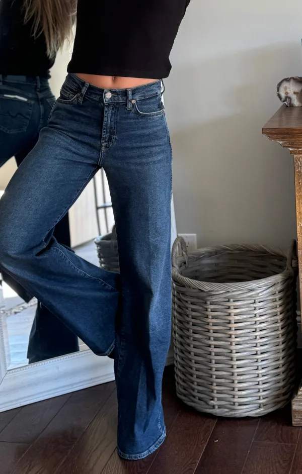 Lotta Luxe Vintage Comfortable Sweater