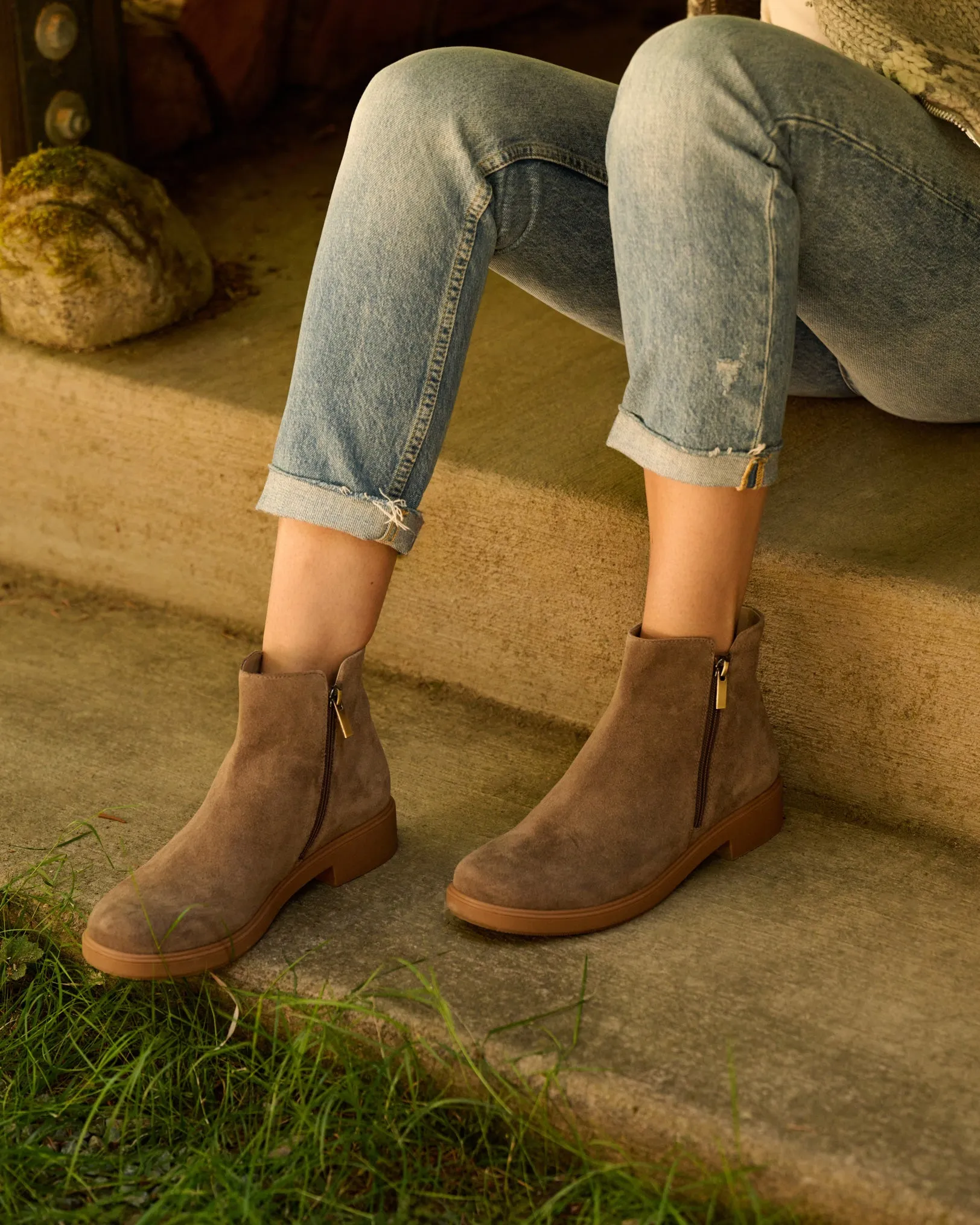 Trendy Stylish Appeal Compass Zip Metatarsal