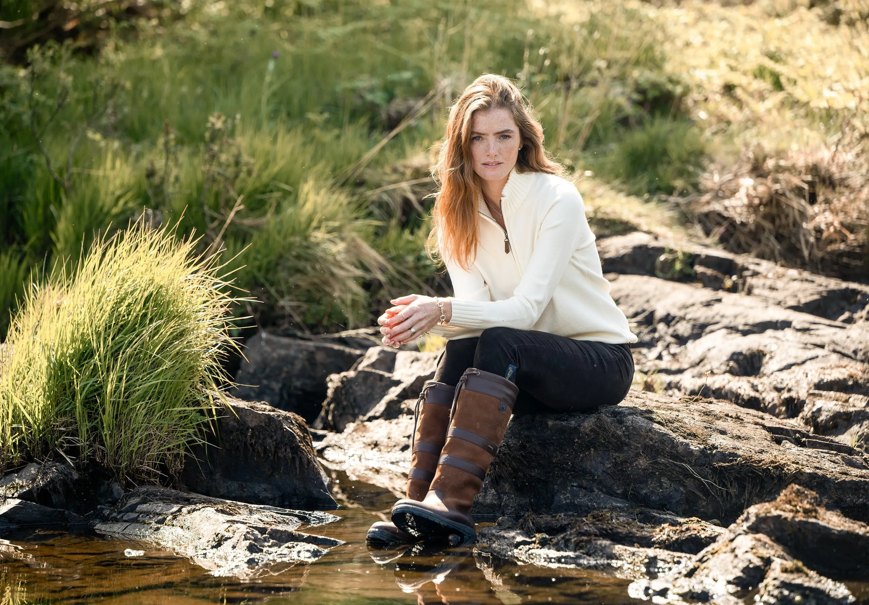 Seamless construction Smooth zipper closure Markham Women's zip neck sweater - Chalk