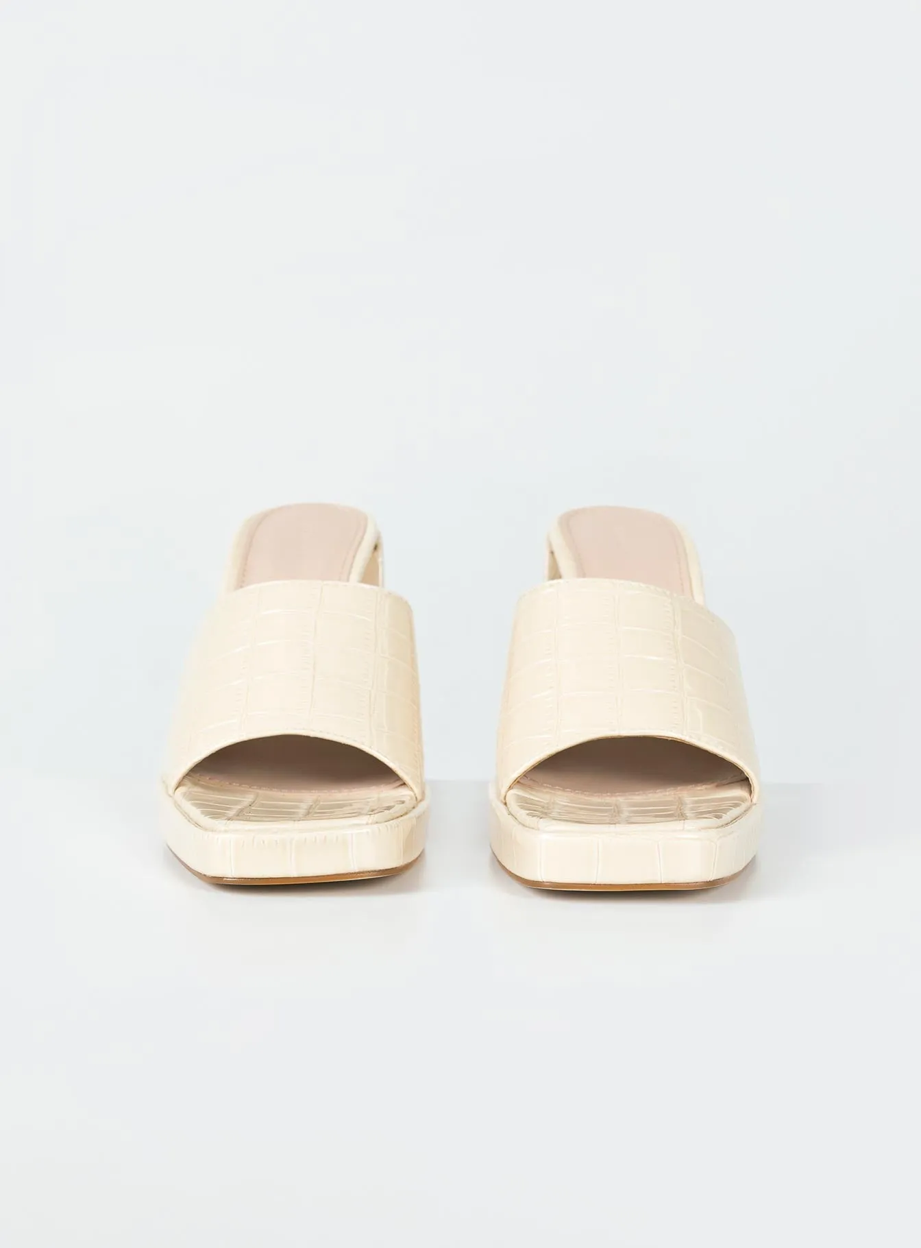 Marlon Heels Cream Minimal Layers High Heel