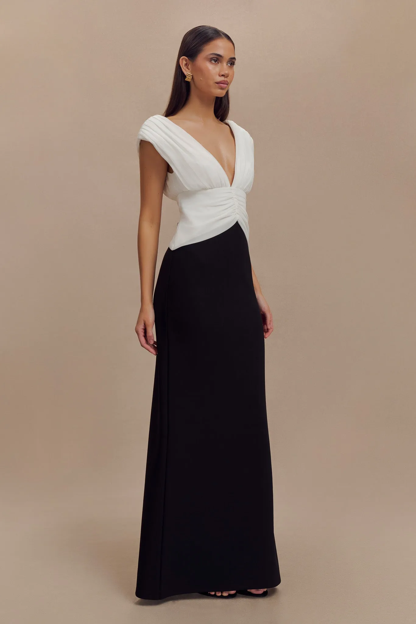 Picture Perfect Monique Contrast Maxi Dress - Black