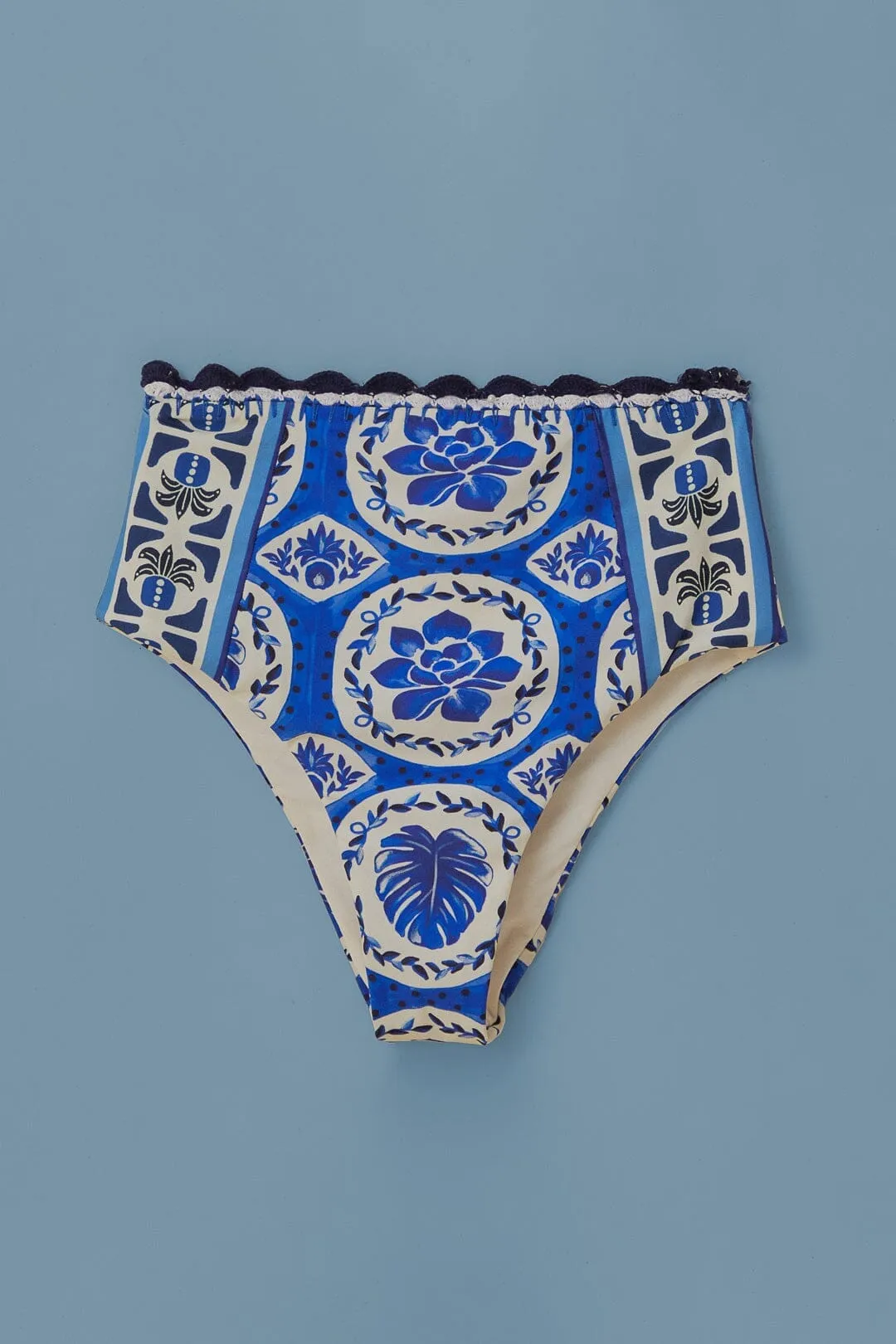Odor Resistant Treatment Blue Tile Dream Hot Pants