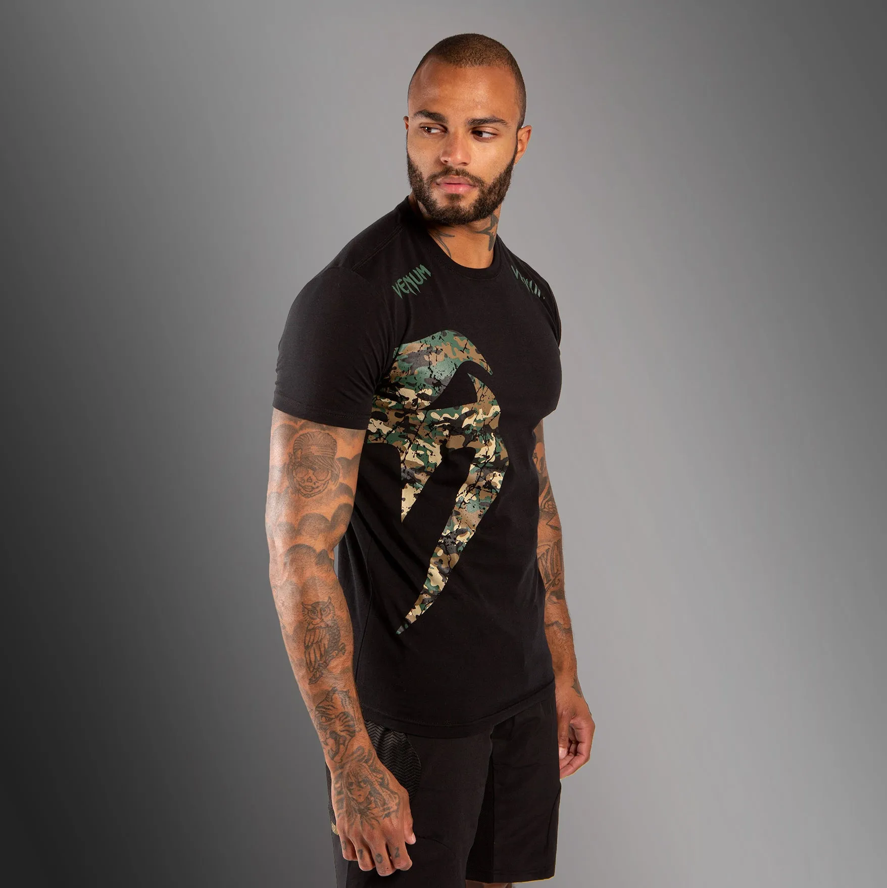 Venum Original Giant T-Shirt - Black/Forest-Camo UV Protection Fabric Breathable mesh lining