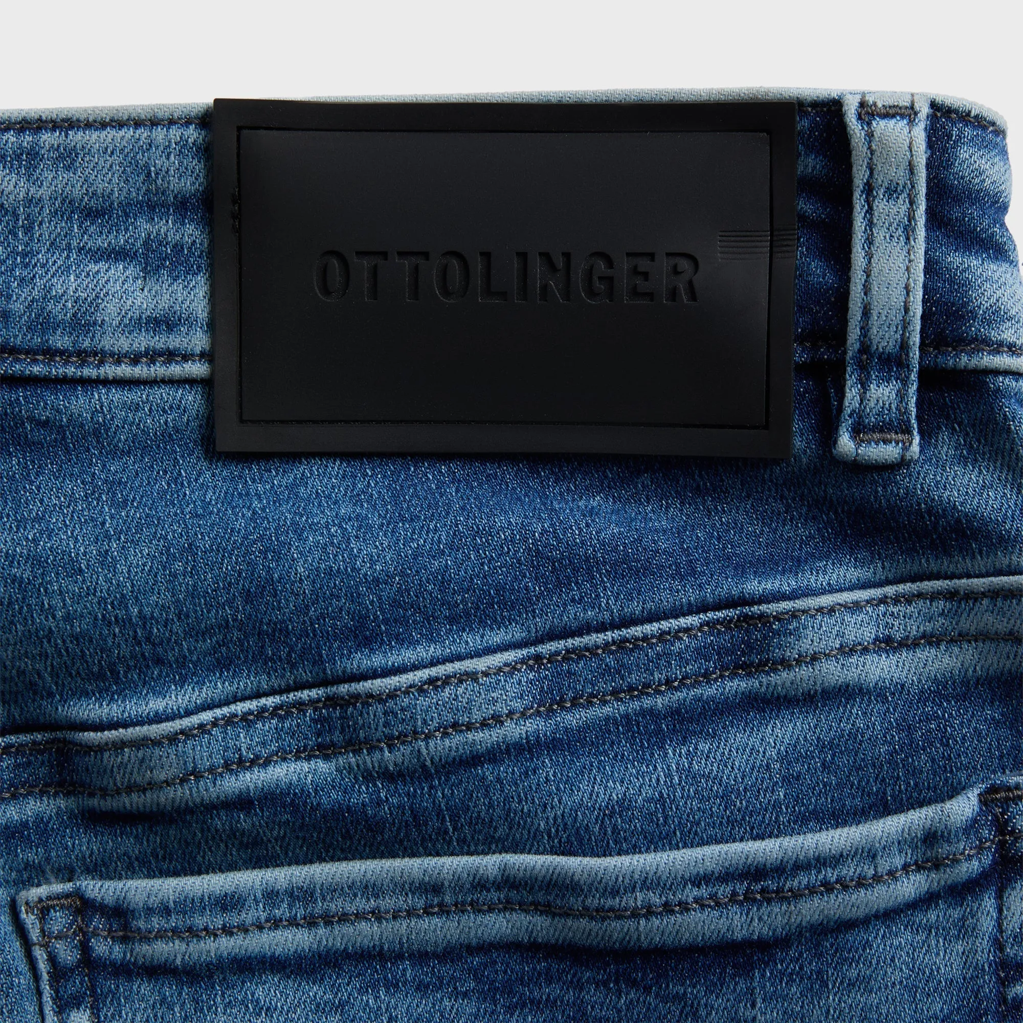 Tailored Silhouette Ottolinger Loose Fit Jeans - Blue Wash
