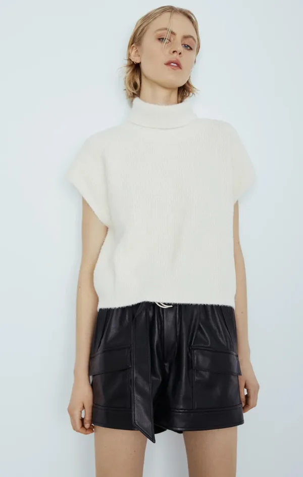 Casual Sweater Parker Faux Leather Cargo Short