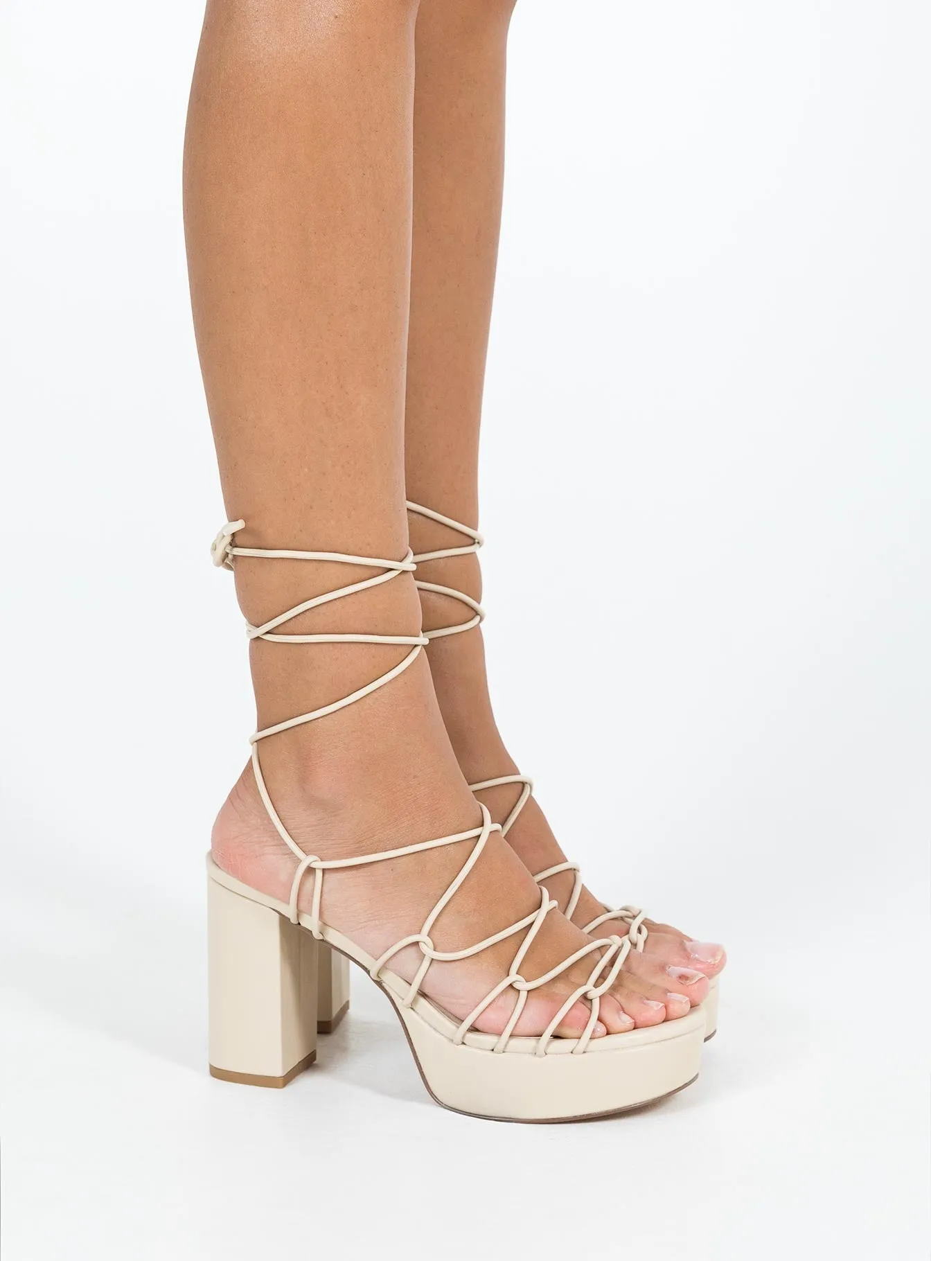 Graceful Vibe Jae Platform Strappy Heels Cream