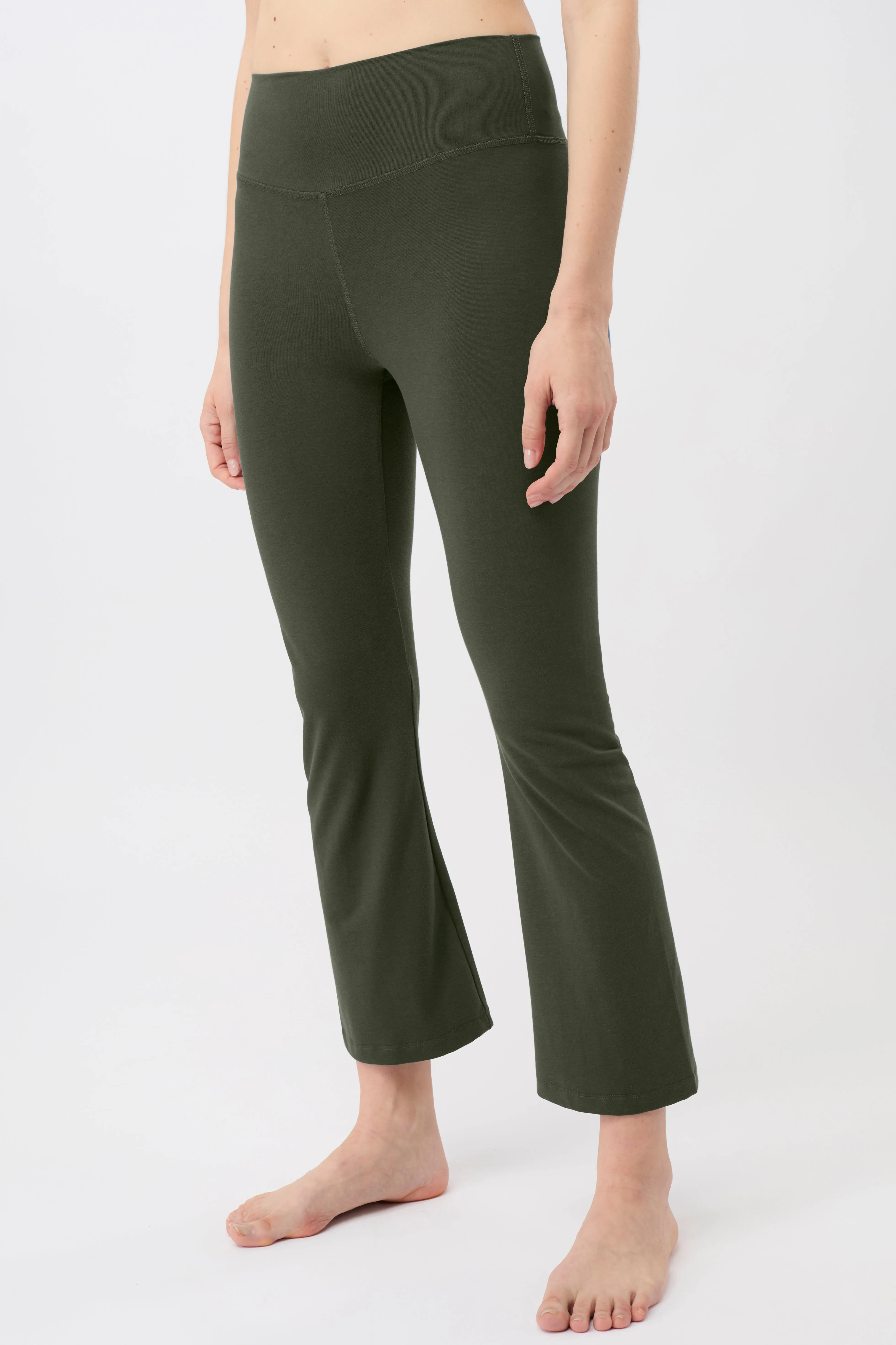 Effortless Wear Fit Body Hug Cropped Flared Pants - Dark Olive